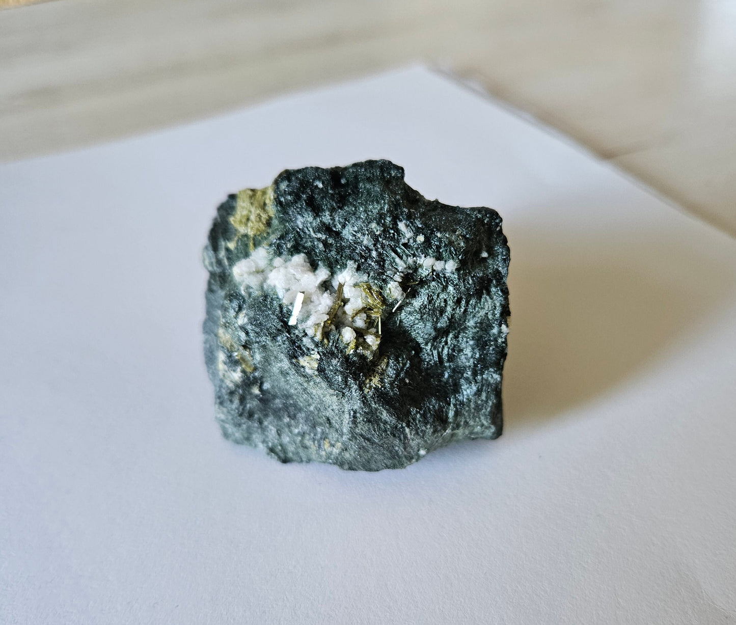 Epidot Augit Stufe, 198 Gramm, 67x 50 x 50 mm