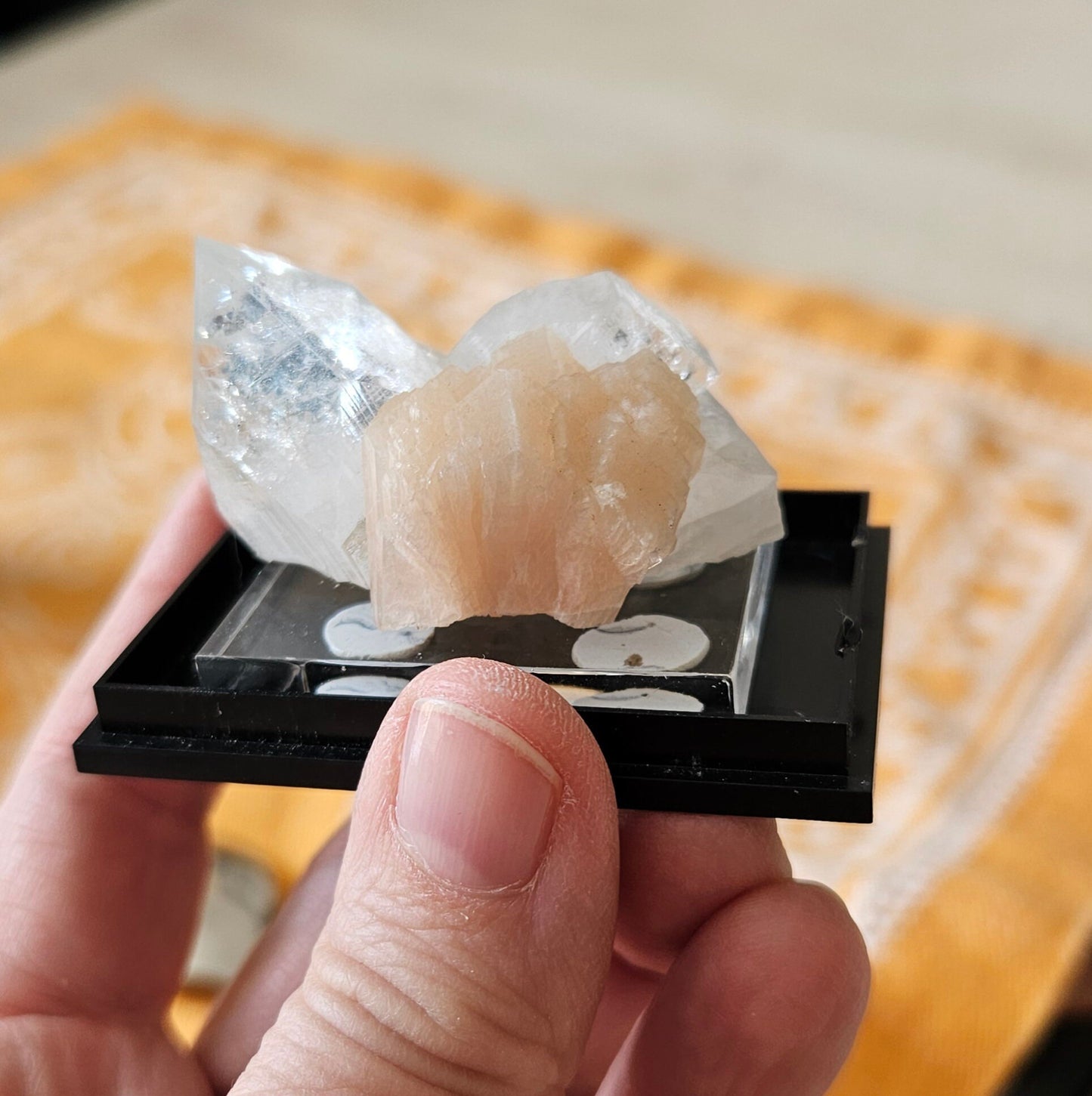 Apophyllit Stilbit, Silbitkristall, Desim Kristall auf Apophyllit Stufe, 48 x 34 x 36 mm, 43,35 Gramm Apophyllite Stilbite