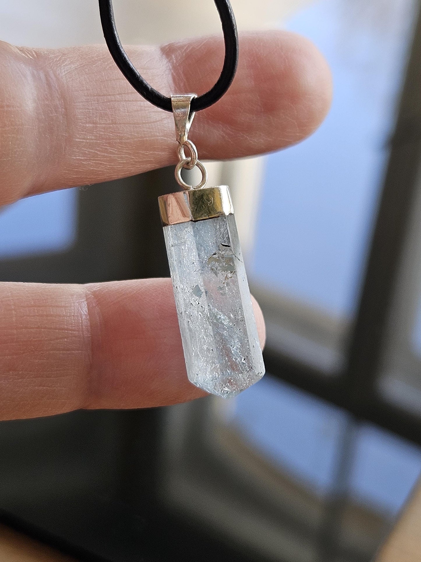 Aquamarin Anhänger, 925er Silber Anhänger, an verstellbarem Lederband