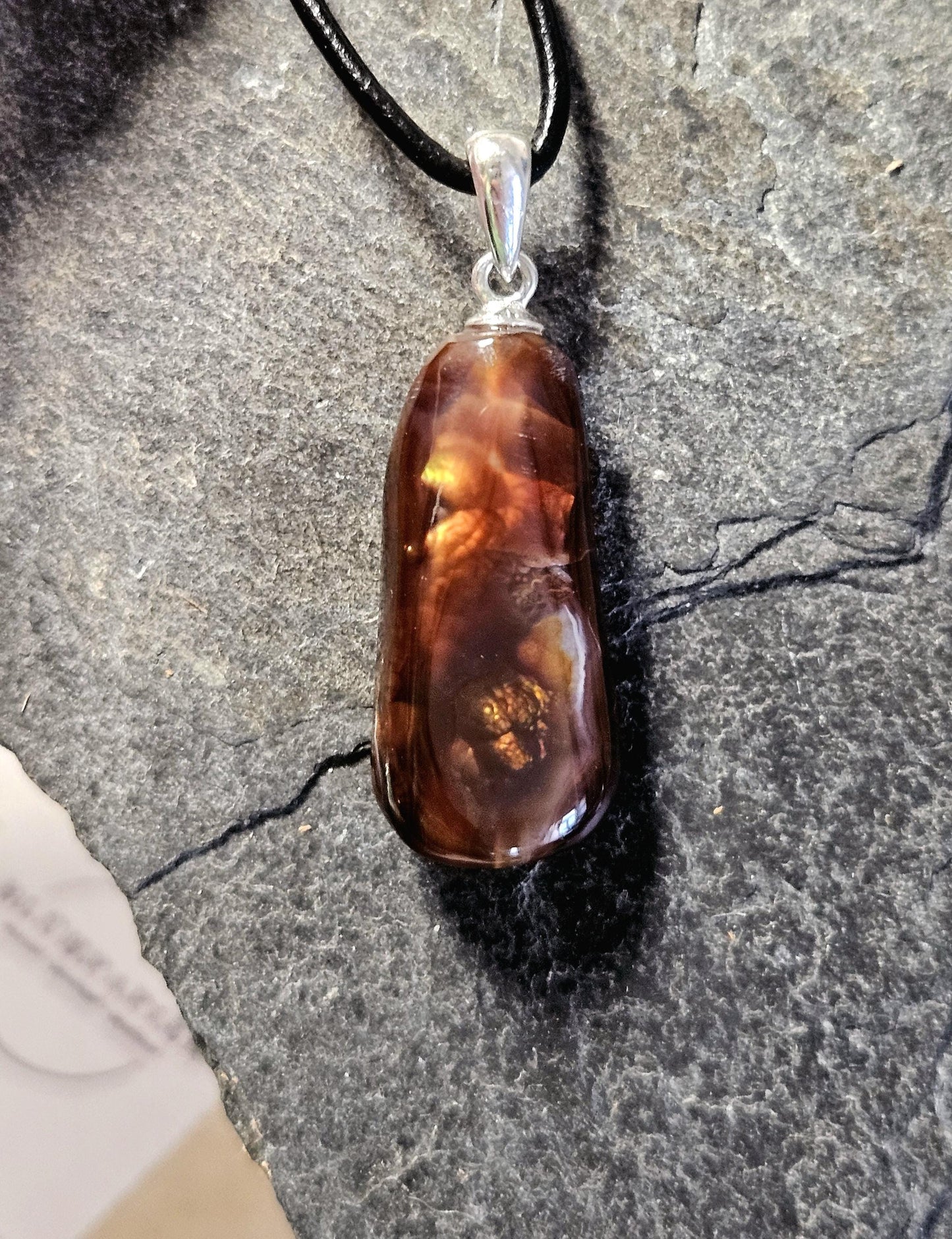 Mexikanischer Feuerachat Feuer Achat Anhänger, an 925er Silberöse, an verstellbarem Lederband