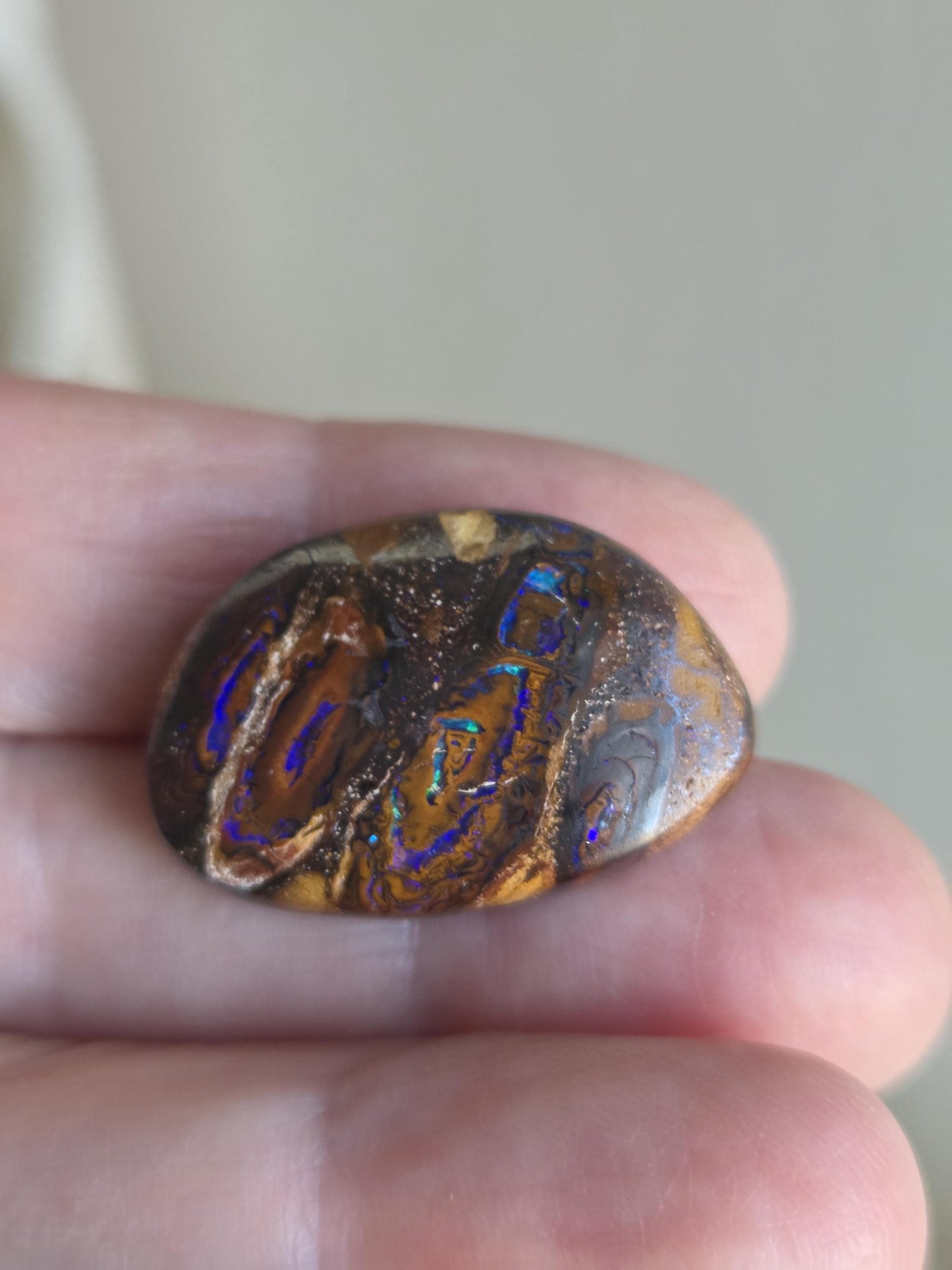 Koroit Boulder Opal wunderschöner Sammlerstein ungebohrt. 28 x 20 x 8 mm, 6,70 g., 33,50 ct