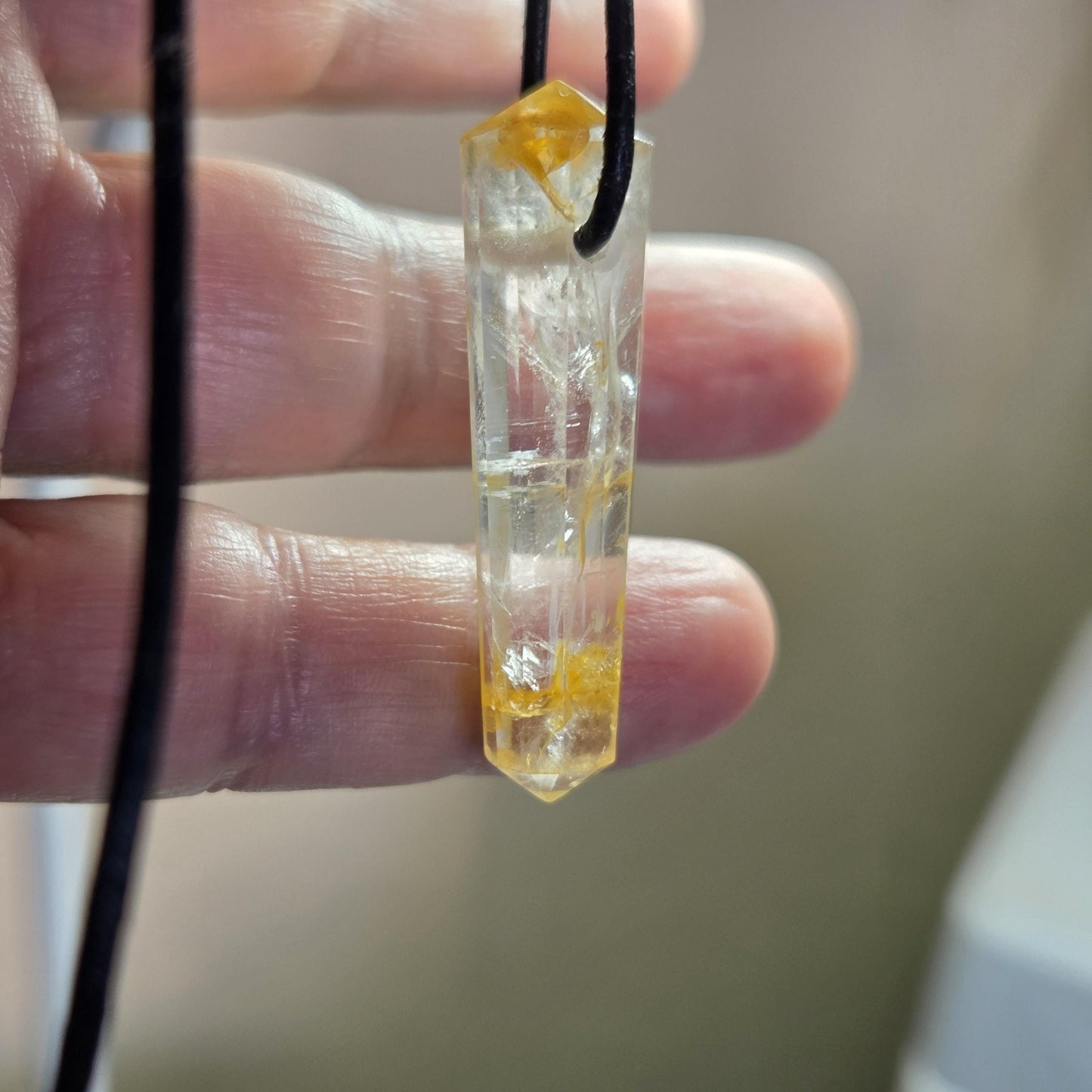 Golden Healer Citrin mit Bergkristall Doppelender, Citrin Kristall Spitze, Anhänger, 42 x 11 x 11 mm, gebohrt, an verstellbarem Lederband