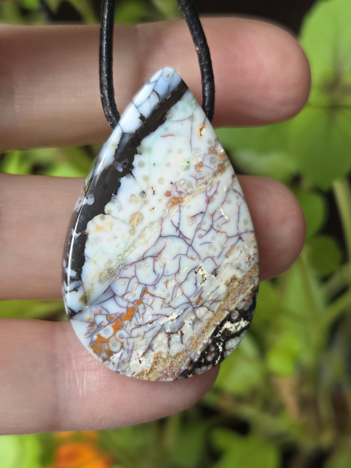 Rarität Garut Holzopal versteinertes opalisiertes Holz aus Indonesien, Anhänger, 39 x 25 x 8 mm, an verstellbarem Lederband, Holz Opal