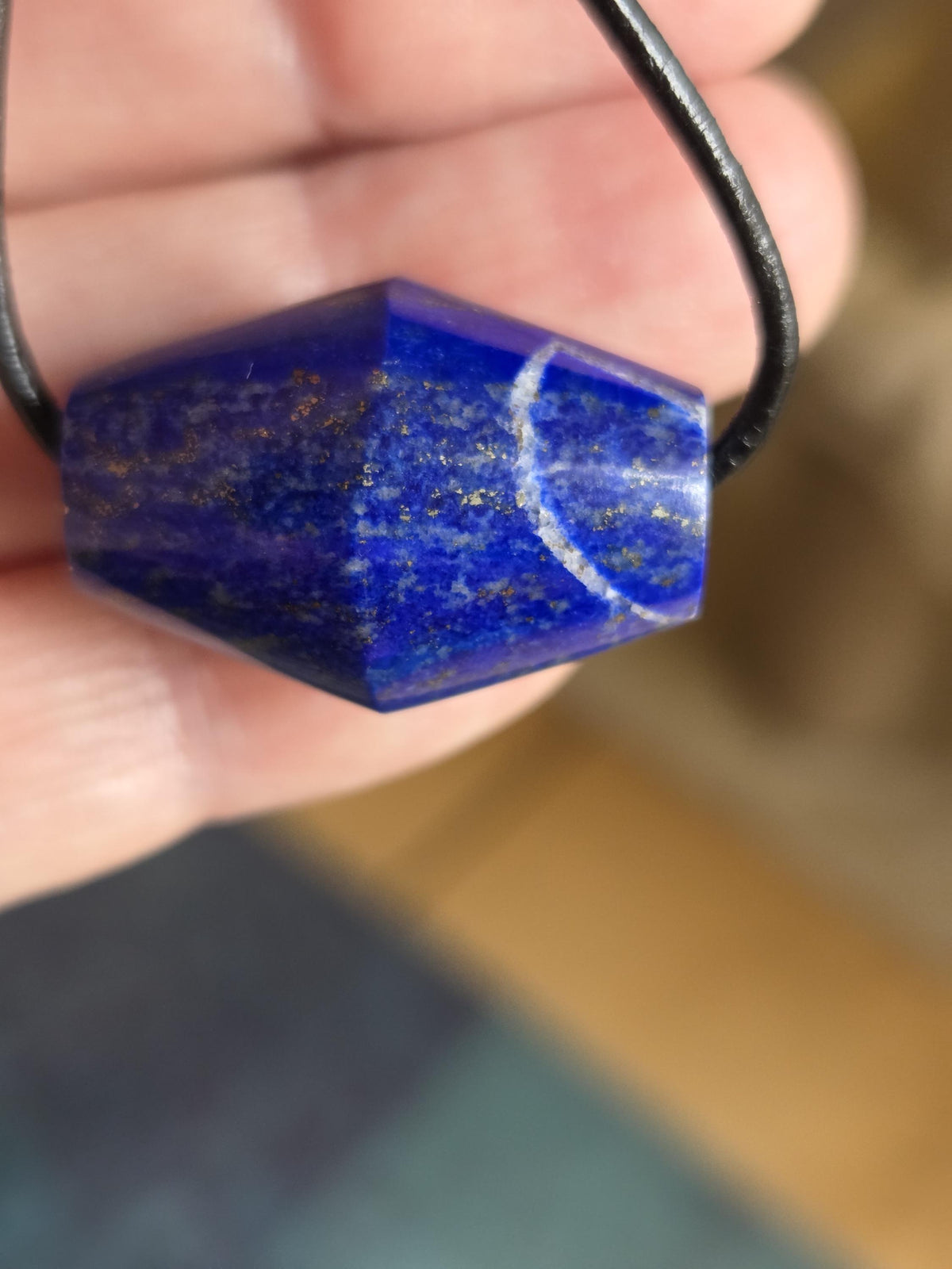 Lapislazuli Lapis Lazuli Tönnchen Anhänger, Stein der Engel, 18 x 26 mm, gebohrt, an verstellbarem Lederband