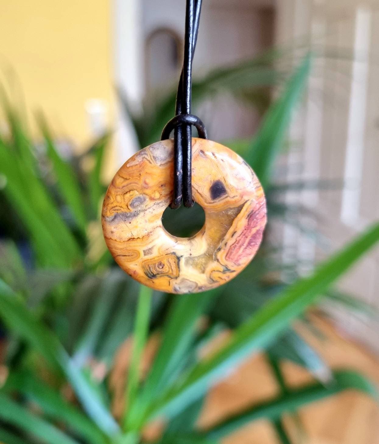 Brekzien Jaspis Breckzien Jaspis, Donut, Crazy Lace Achat Anhänger, Donut, 30 x 4 mm, am Lederband