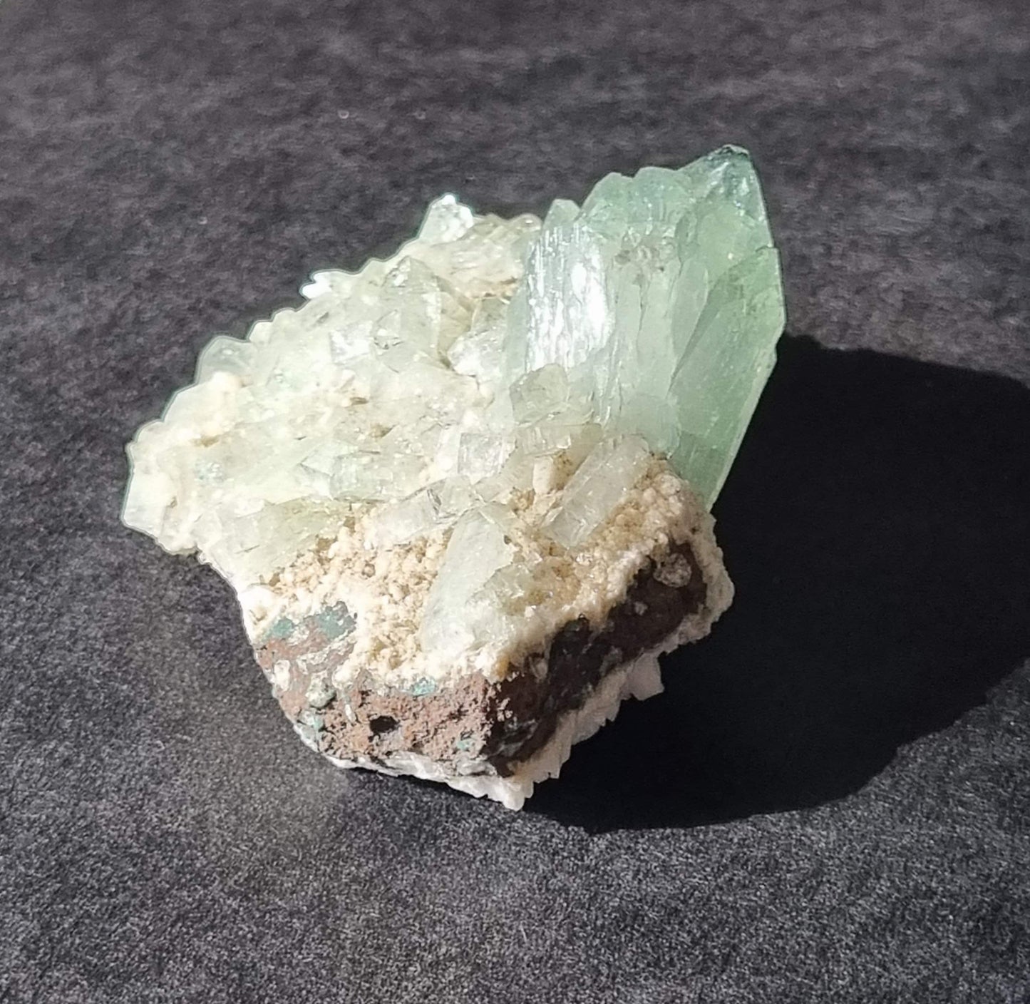 Wunderhübsche Apophyllit Stufe, 70 x 54 x 30 mm, 48 Gramm