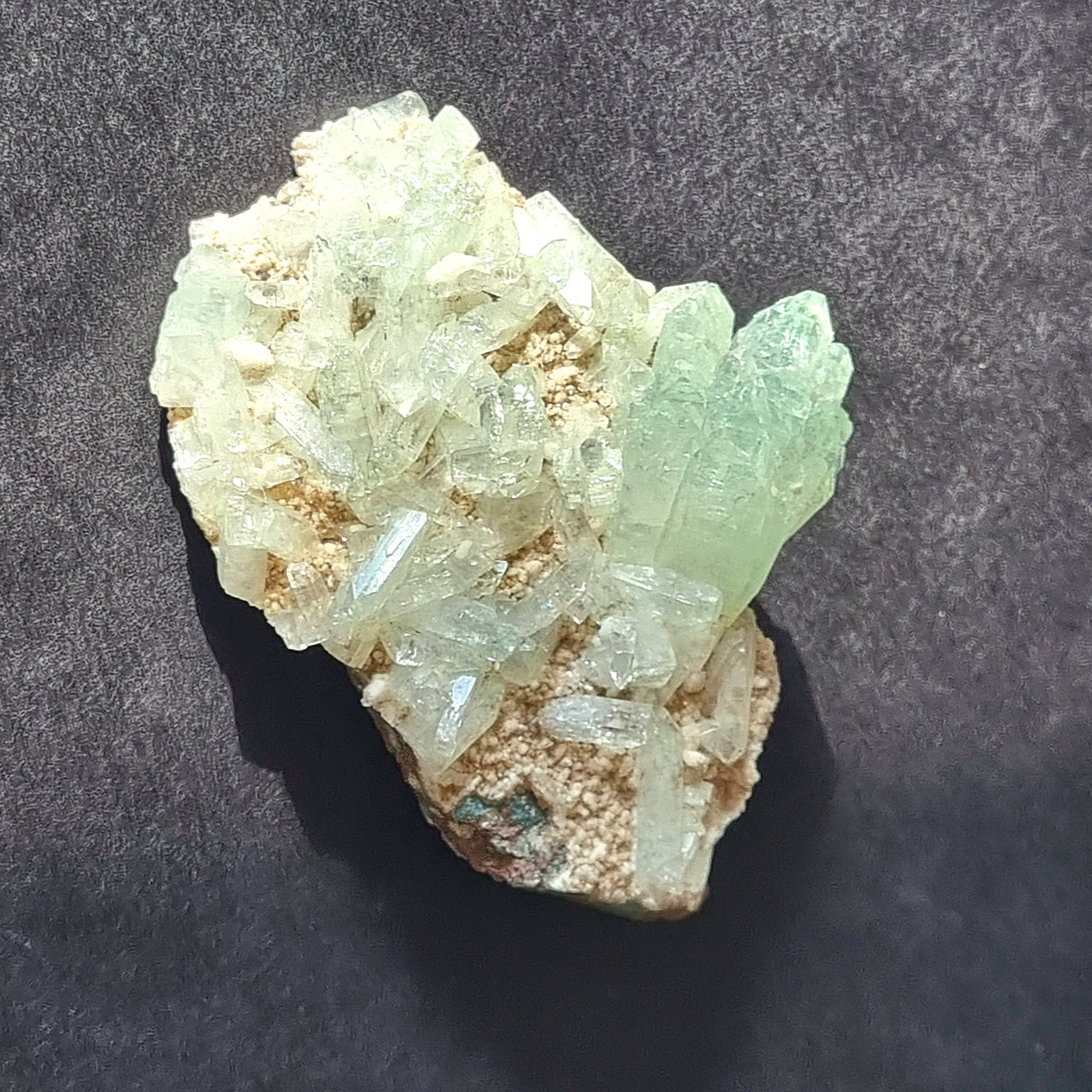 Wunderhübsche Apophyllit Stufe, 70 x 54 x 30 mm, 48 Gramm