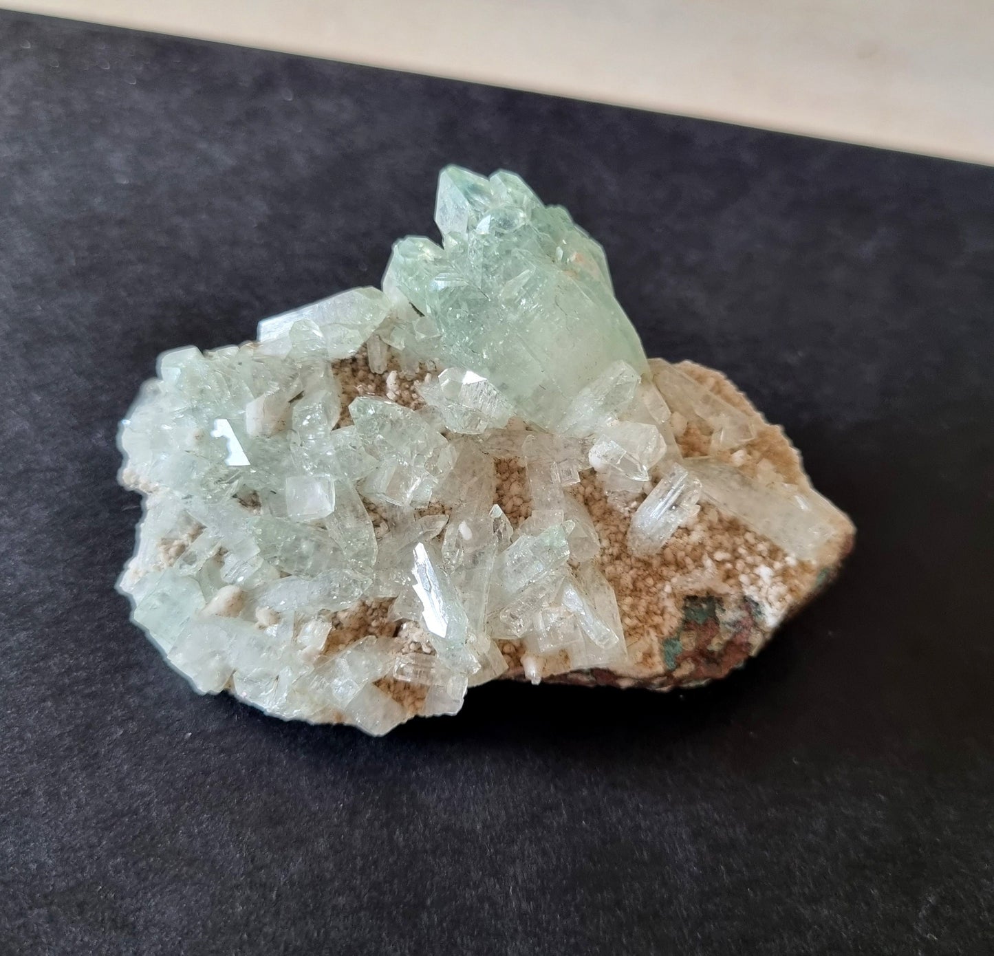 Wunderhübsche Apophyllit Stufe, 70 x 54 x 30 mm, 48 Gramm