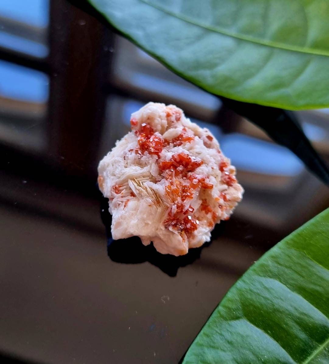 Seltener Vanadinit mit Baryt, Rohstein, Kristall, aus Marokko, 40 x 33 x 18 mm, 21 Gramm, 105 Karat