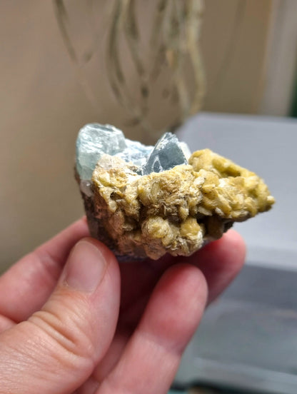 Apatit Kristall Stufe Rohstein, Apatit mit Stilbit und Bergkristall, Erzgebirge