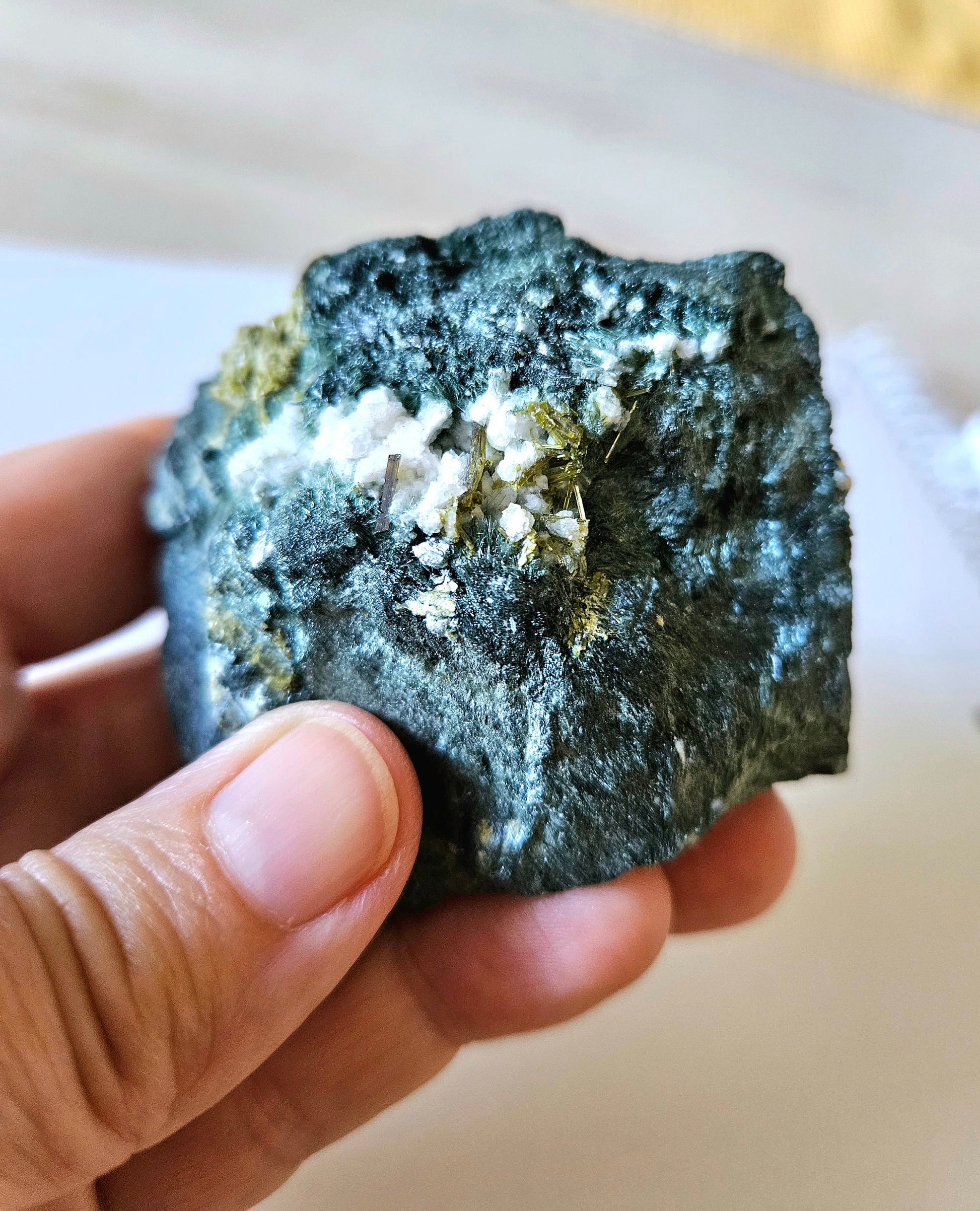 Epidot Augit Stufe, 198 Gramm, 67x 50 x 50 mm