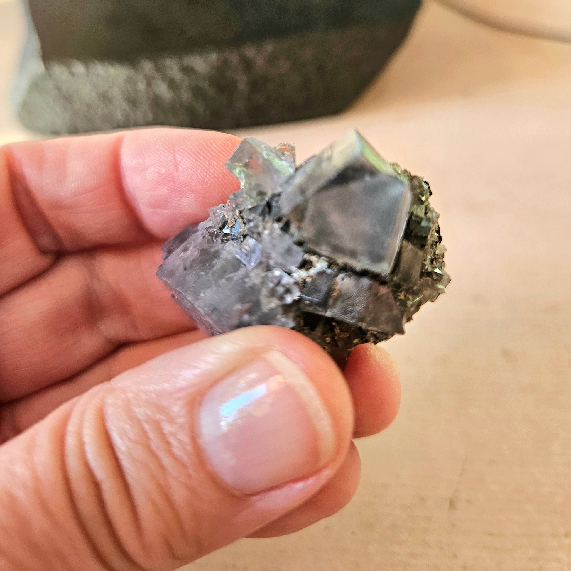 Graublauer Fluorit, Blau graue Fluorit Stufe, Rohstein, Kristall, 40 x 30 x 30 mm, 28 ,19 Gramm, 140, 95 ct.