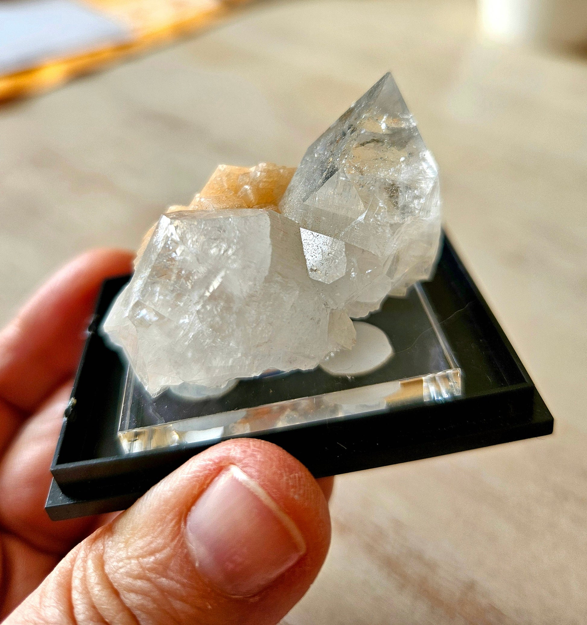 Apophyllit Stilbit, Silbitkristall, Desim Kristall auf Apophyllit Stufe, 48 x 34 x 36 mm, 43,35 Gramm Apophyllite Stilbite
