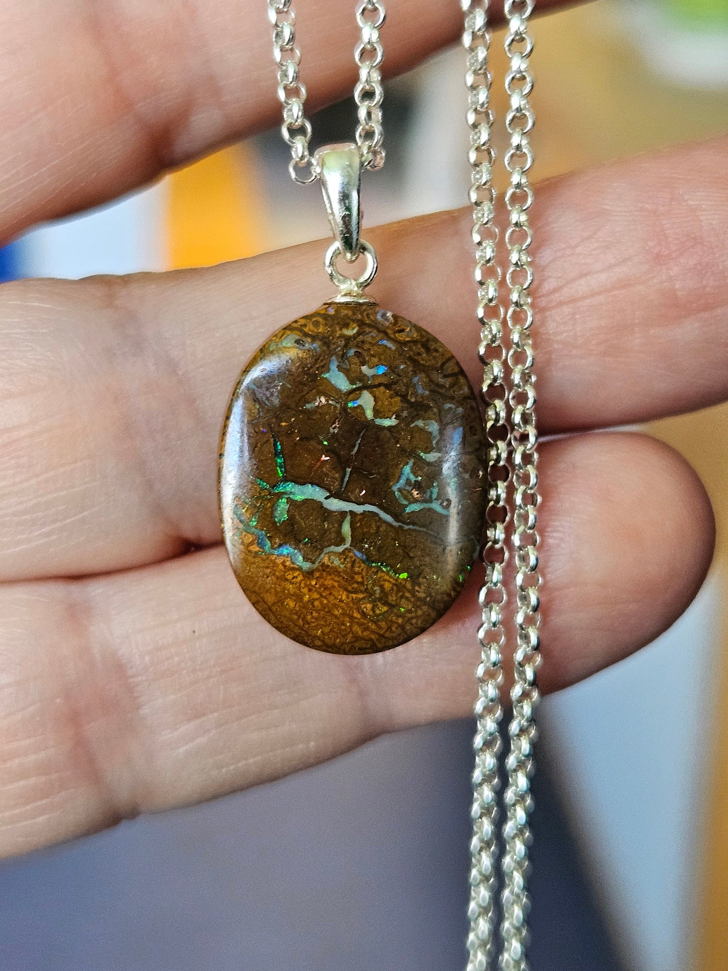 Boulder Opal" Springtime", Anhänger, an 925er SilberÖse, an 925er Silber Erbskette, Yowah Koroit Opal