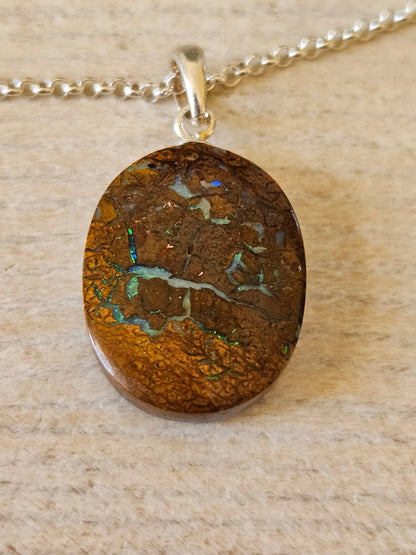 Boulder Opal" Springtime", Anhänger, an 925er SilberÖse, an 925er Silber Erbskette, Yowah Koroit Opal