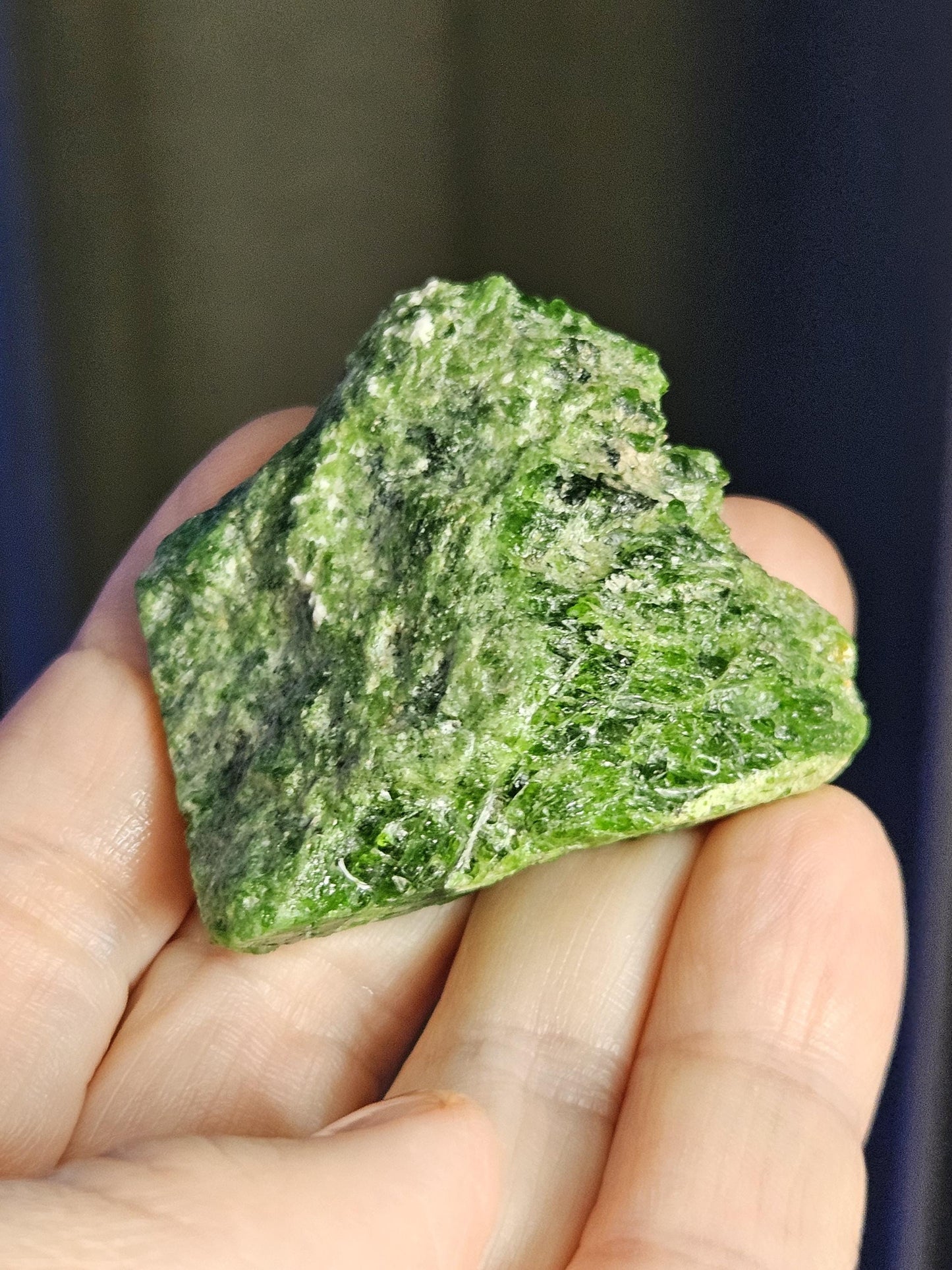 Magischer Chromdiopsid Heilstein Sammlerstein 52 x 45 x 20 mm, 34,62 g., 173,10 ct.