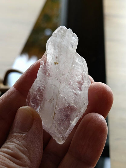 Grosser kräftiger Fadenquarz Kristall mit erhaltener Mehrfach Spitze, Heilkristall Heilstein Sammlerstein, 52 x 31 x 14 mm, 20 g., 100 ct.