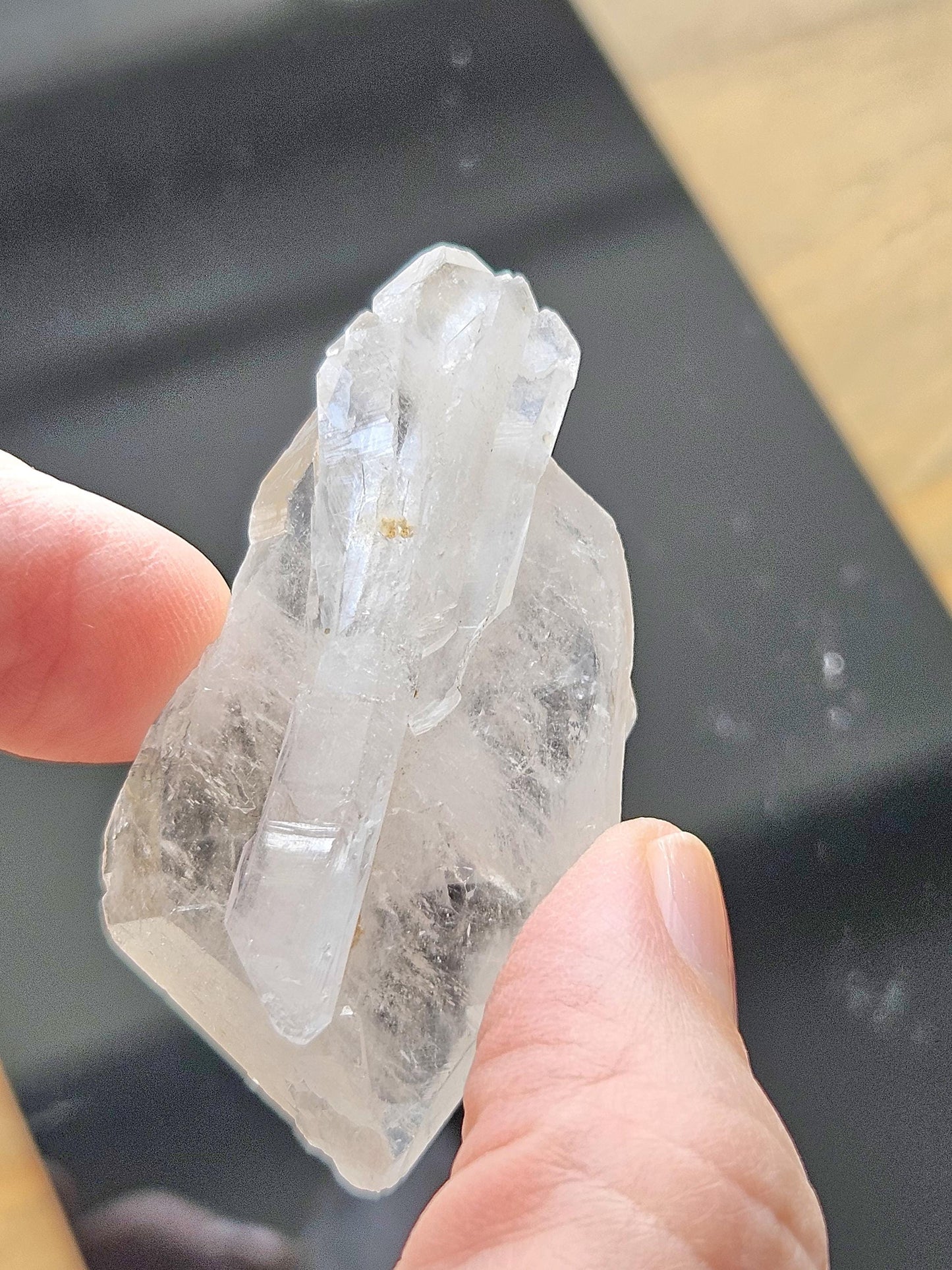 Grosser kräftiger Fadenquarz Kristall mit erhaltener Mehrfach Spitze, Heilkristall Heilstein Sammlerstein, 52 x 31 x 14 mm, 20 g., 100 ct.