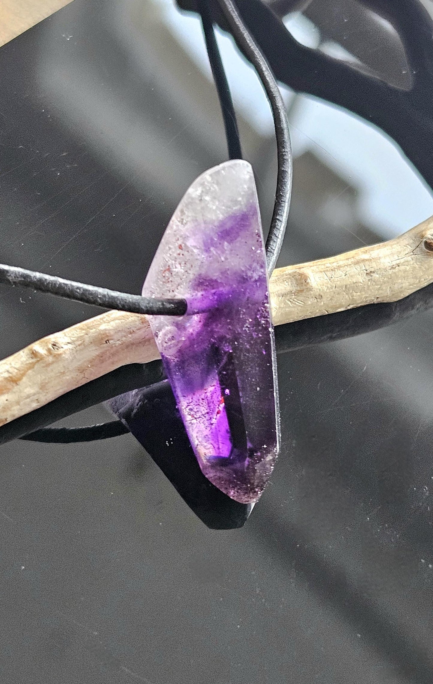 Kostbarer magischer Brandberg Amethyst Kristall Spitze Anhänger, 34 x 11 x 12 mm, an verstellbarem Lederband