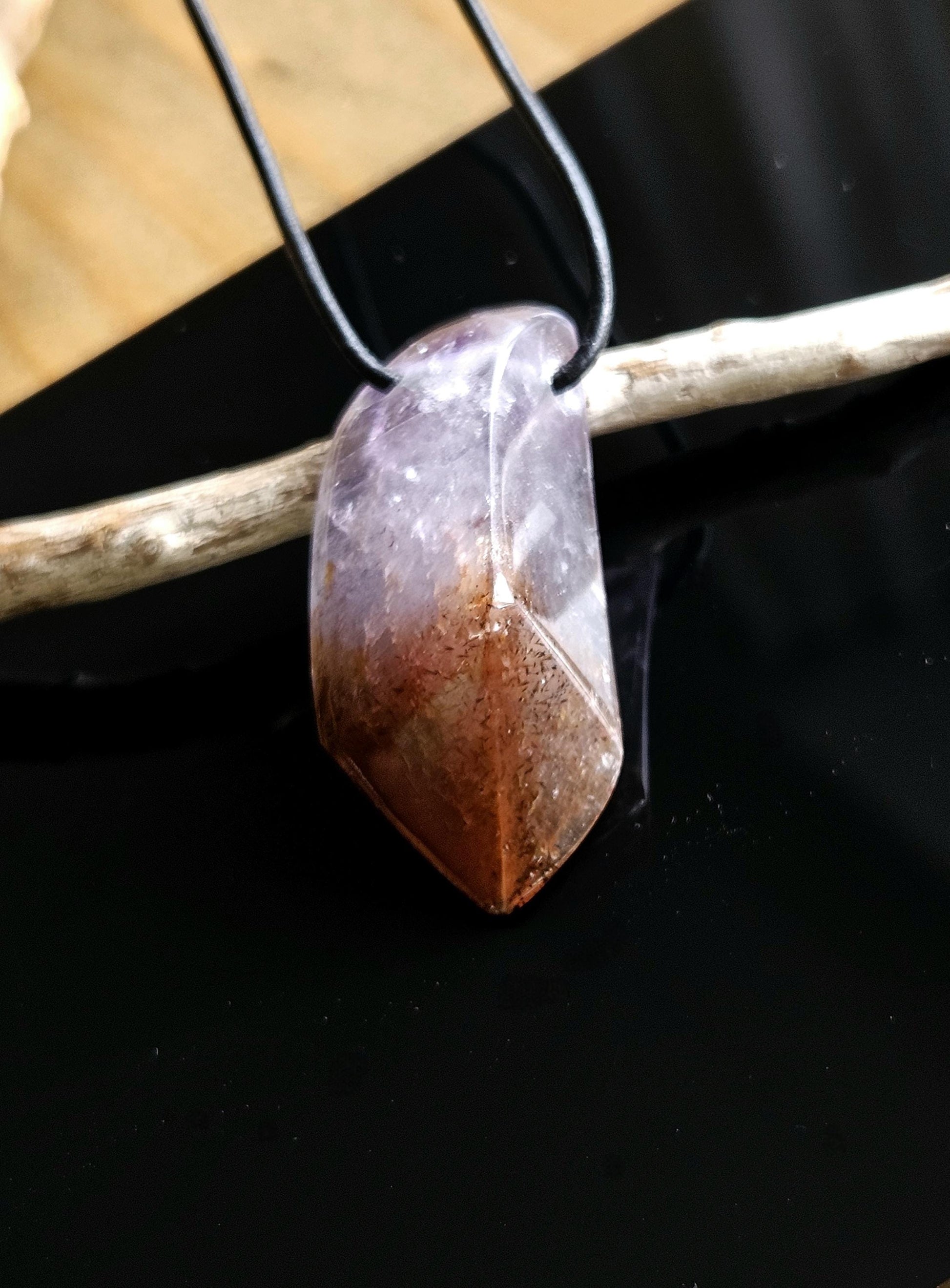 Auralit, Auralite 23, super seven, melody stone Cacoxenit Anhänger, 42 x 20 x 14 mm, gebohrt, an verstellbarem Lederband