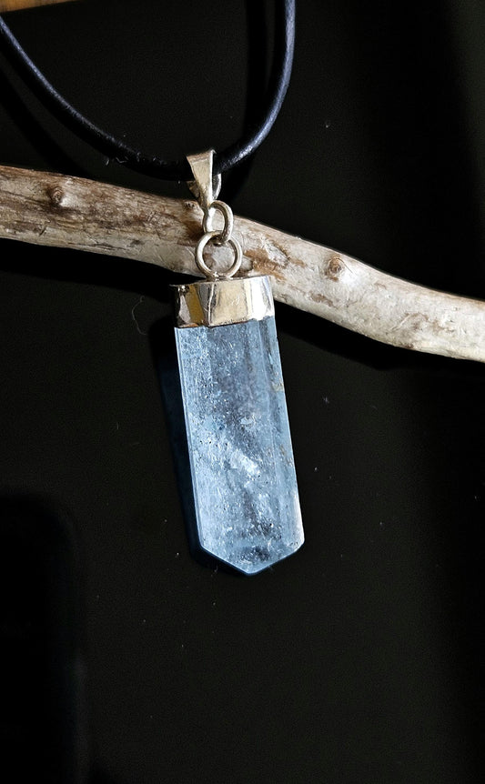 Aquamarin Anhänger, 925er Silber Anhänger, an verstellbarem Lederband