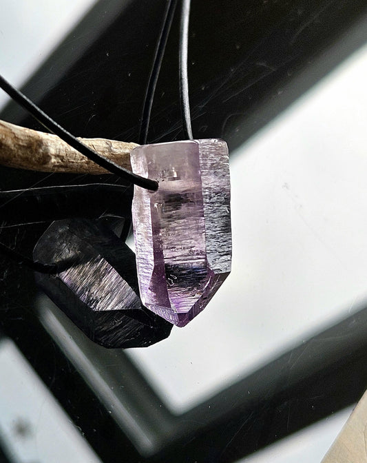 Amethyst Kristall Spitze Vera Cruz Rohstein Healing Crystal mit yin code, Heilkristall , gebohrt an verstellbarem Lederband
