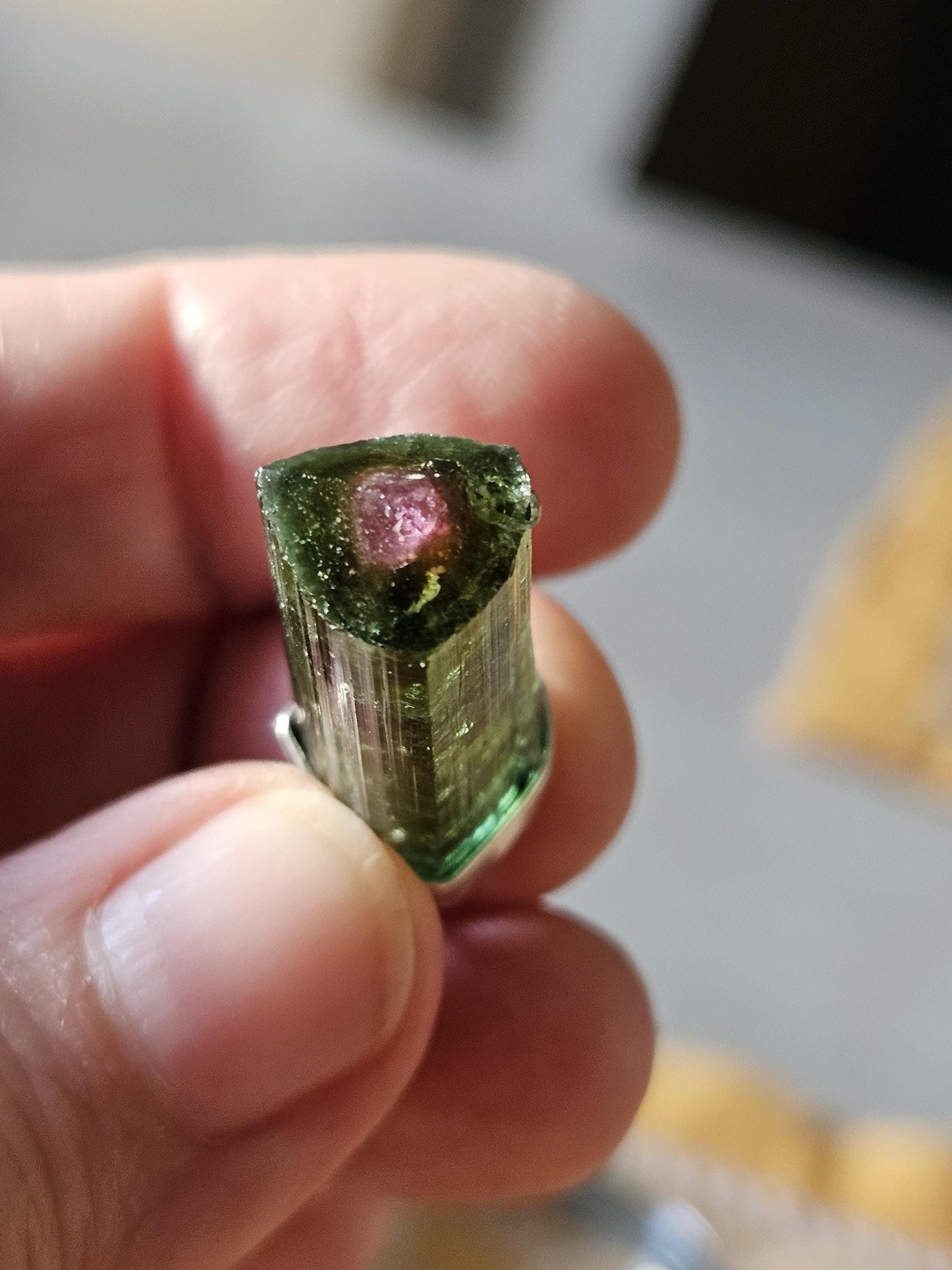Traum von Wassermelonenturmalin Stäbchen Rohstein, an 925er Silberkappe mit Öse, an verstellbarem Lederband