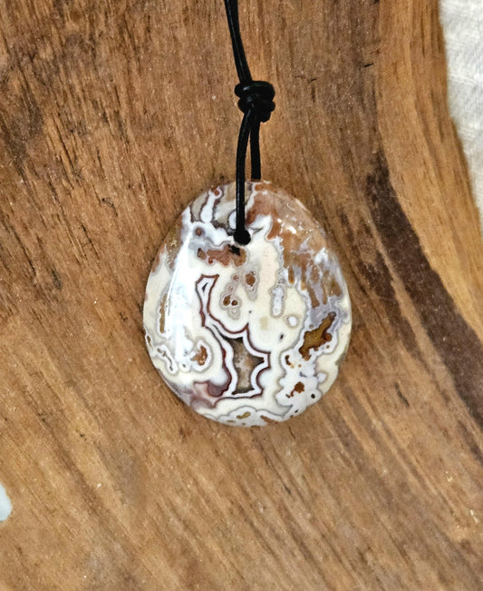 Crazy Lace Achat, Türkischer Achat, Anhänger, gebohrt, 34 x 27 x 6 mm, an verstellbarem Lederband