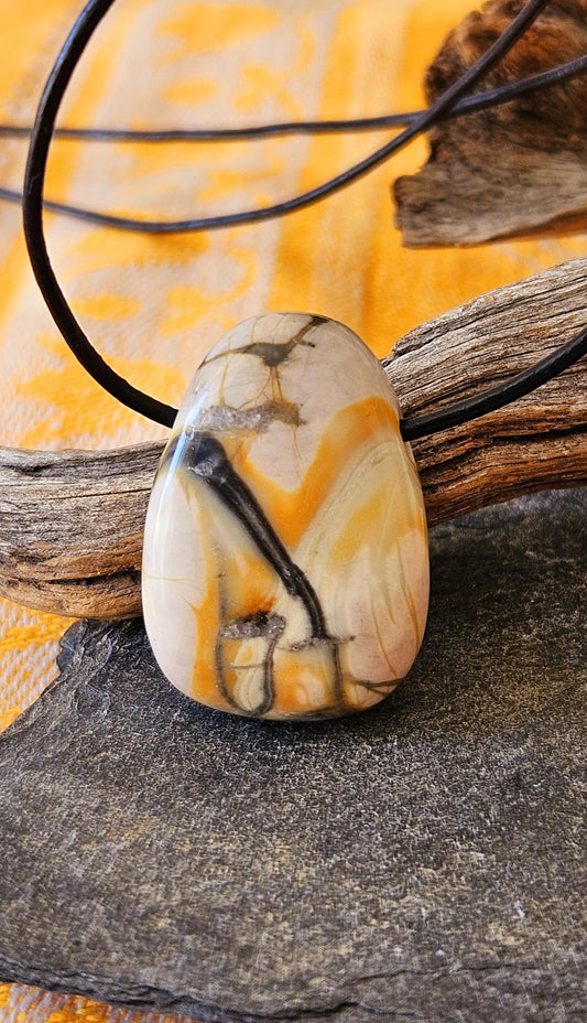 Picasso Jaspis Bilderjaspis Anhänger, 30 x 20 x 10 mm, gebohrt, an verstellbarem Lederband