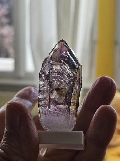 Fensterquartz Goboboseb Amethyst Rauchquarz Phantomquarz Kristall Spitze aus Namibia mit Einschlüssen, Sammlerstein