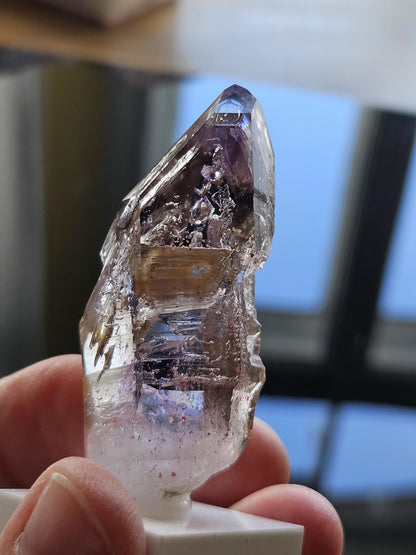 Fensterquartz Goboboseb Amethyst Rauchquarz Phantomquarz Kristall Spitze aus Namibia mit Einschlüssen, Sammlerstein