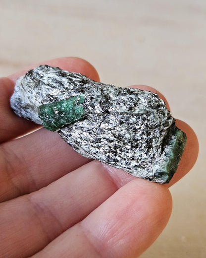 Smaragd Smaragde in Glimmer Aktinolithschiefer aus dem Habachtal Österreich