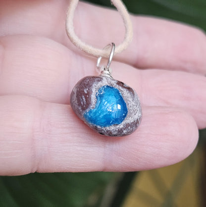 Rarität Cavansit, Cavansite aus Neuseeland, Anhänger an 925erSilberÖse, an verstellbarem Lederband