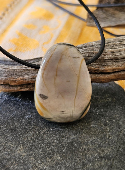 Picasso Jaspis Bilderjaspis Anhänger, 30 x 20 x 10 mm, gebohrt, an verstellbarem Lederband