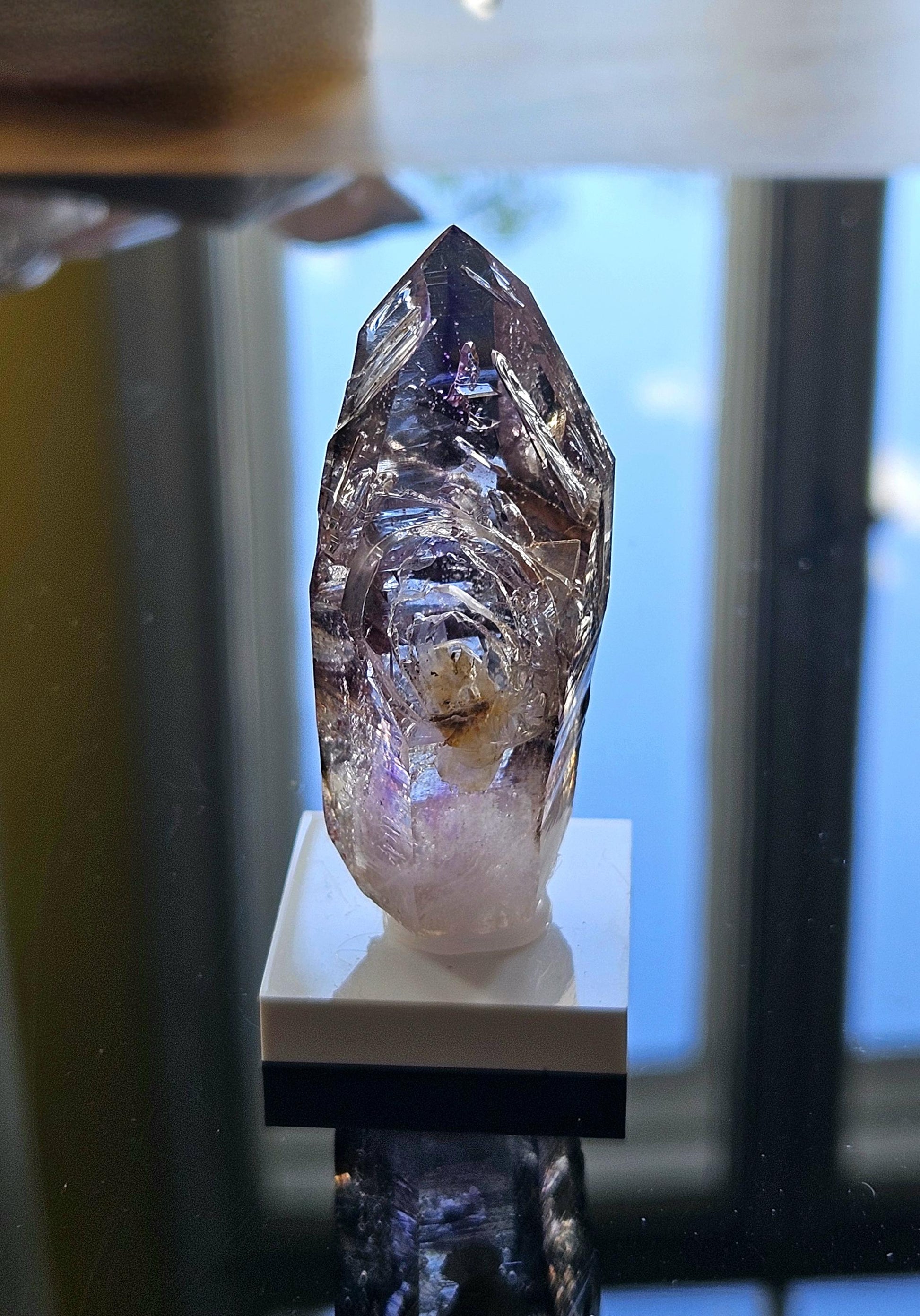 Fensterquartz Goboboseb Amethyst Rauchquarz Phantomquarz Kristall Spitze aus Namibia mit Einschlüssen, Sammlerstein