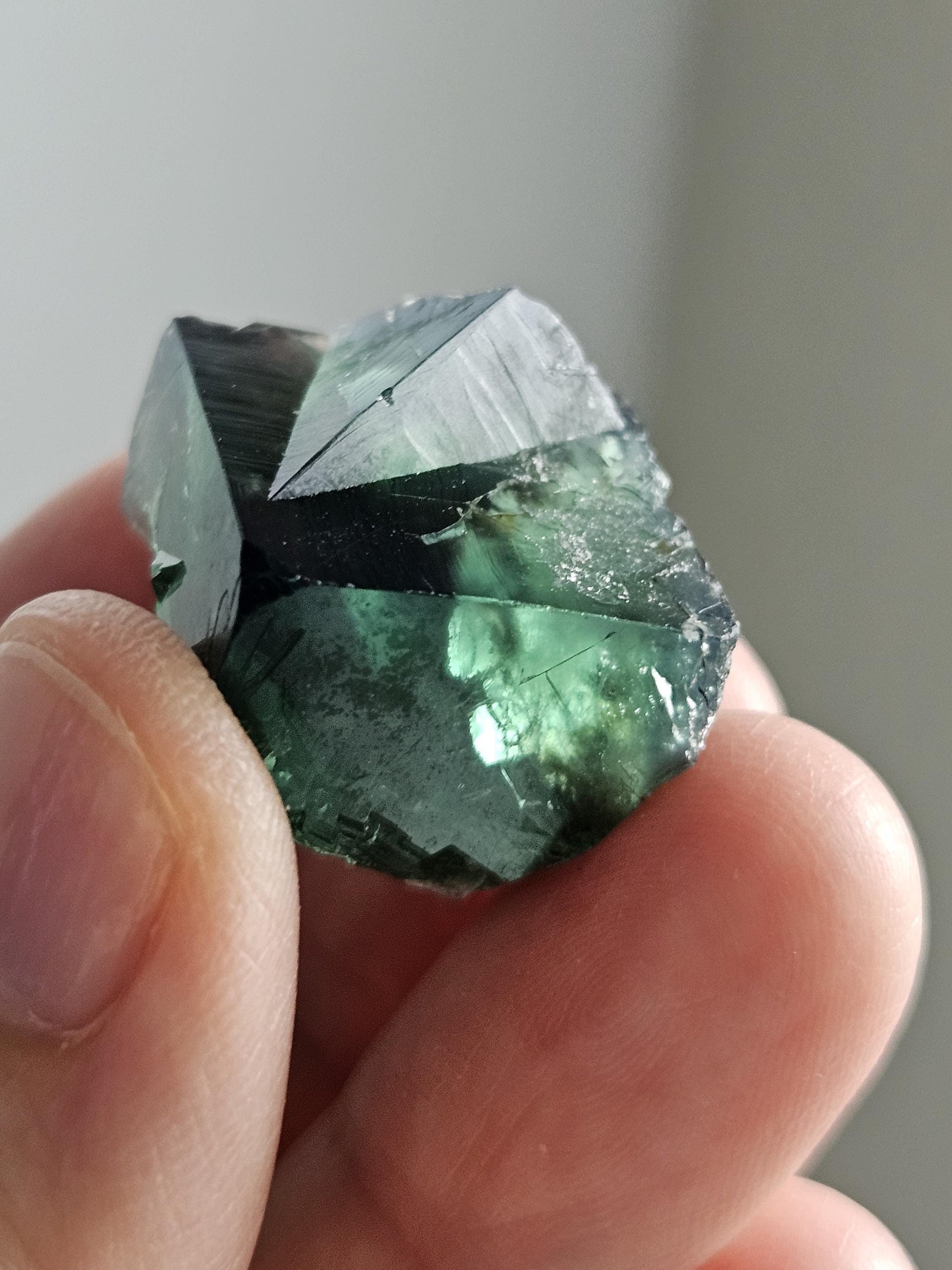 Fluorit blau grün Tageslichtfluoreszenz Sammlerstein Heilstein, 30 x 28 x 22 mm, Estgate Durham Großbritannien