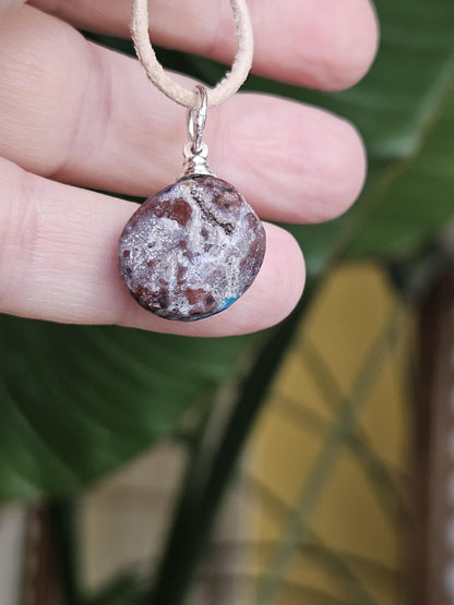 Rarität Cavansit, Cavansite aus Neuseeland, Anhänger an 925erSilberÖse, an verstellbarem Lederband