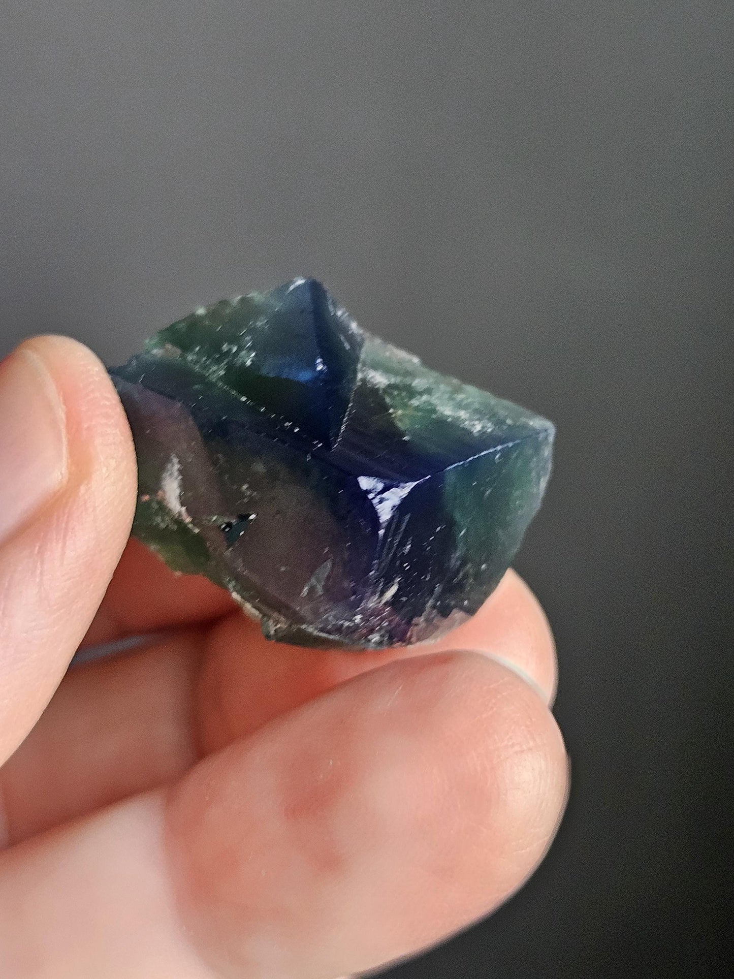 Fluorit blau grün Tageslichtfluoreszenz Sammlerstein Heilstein, 30 x 28 x 22 mm, Estgate Durham Großbritannien