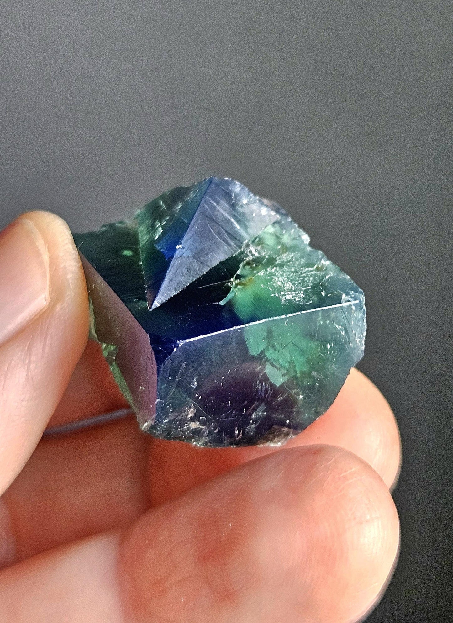 Fluorit blau grün Tageslichtfluoreszenz Sammlerstein Heilstein, 30 x 28 x 22 mm, Estgate Durham Großbritannien