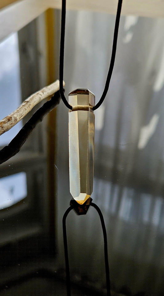 Citrin Kristall unbehandelt ungebrannt Citrin Spitze, 48 x 12 x 8 mm, gebohrt, an verstellbarem Lederband