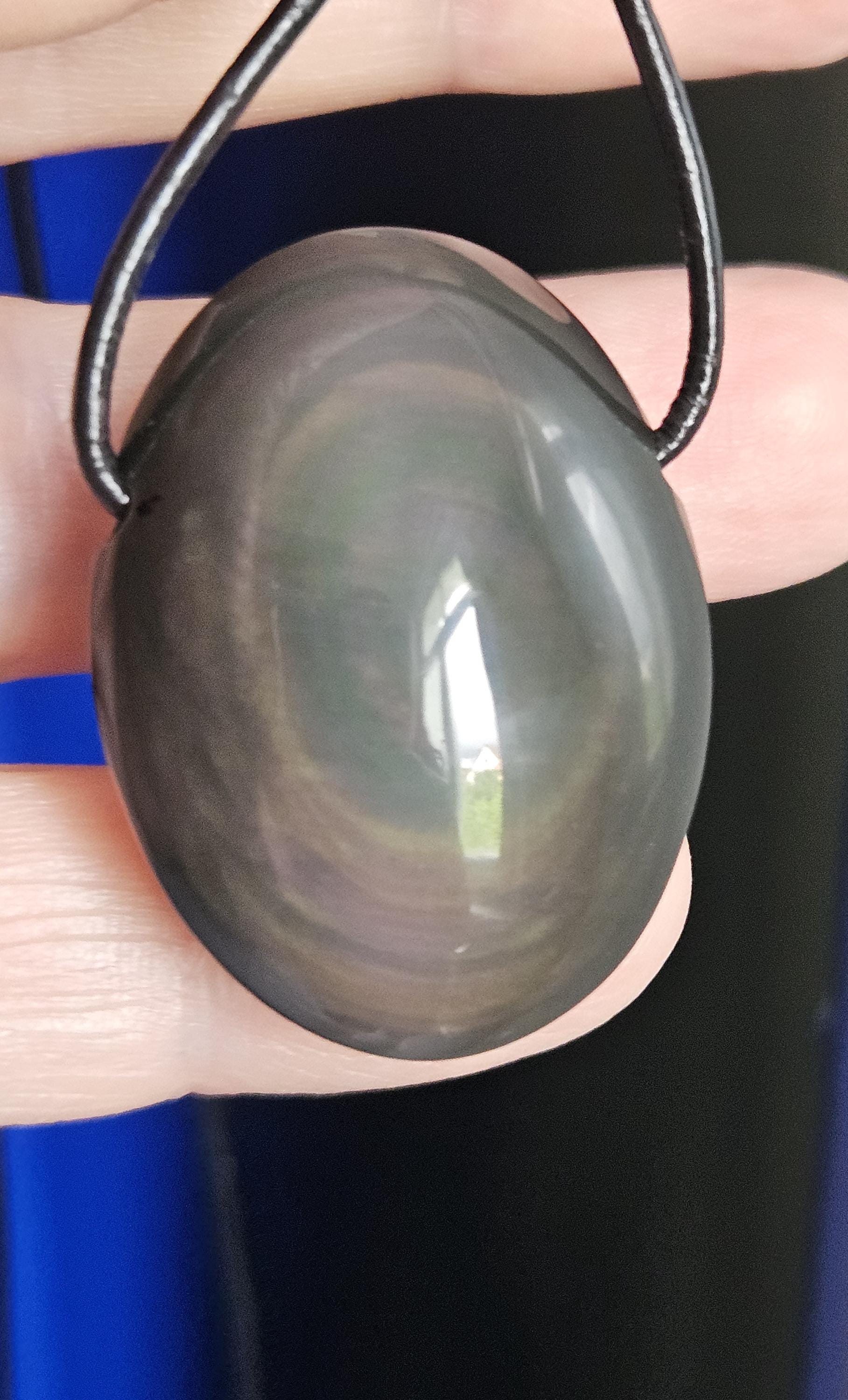 Beidseitiger Regenbogenobsidian Regenbogen Obsidian Himmelsauge 33 x 25 x 14 mm, Anhänger, gebohrt, an verstellbarem Lederband