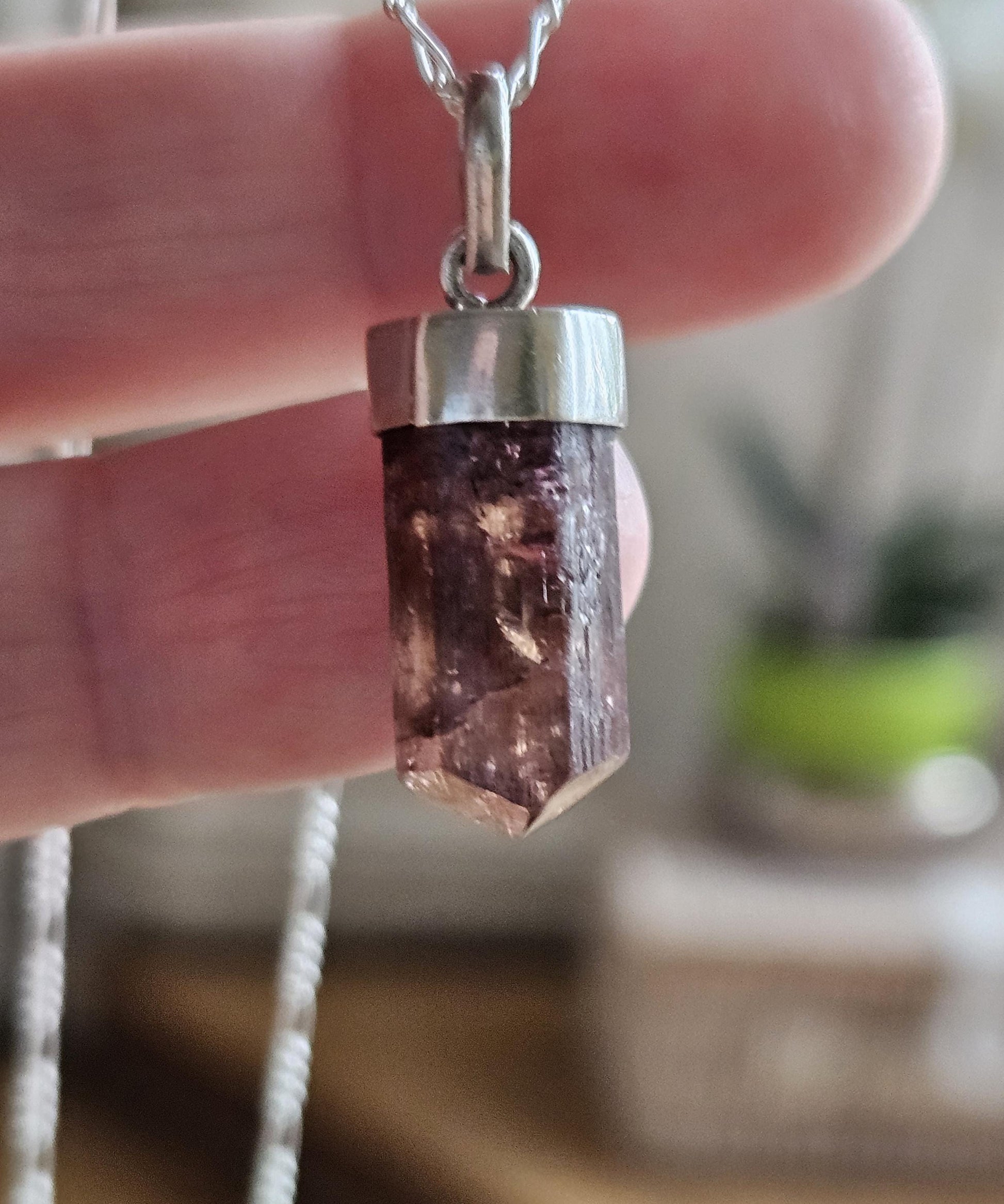 Turmalin rosa pink rot gelb, Rubellit Kristall, 925er Silber Anhänger, Rohstein Stäbchen, an 925er Silberkette Figaro