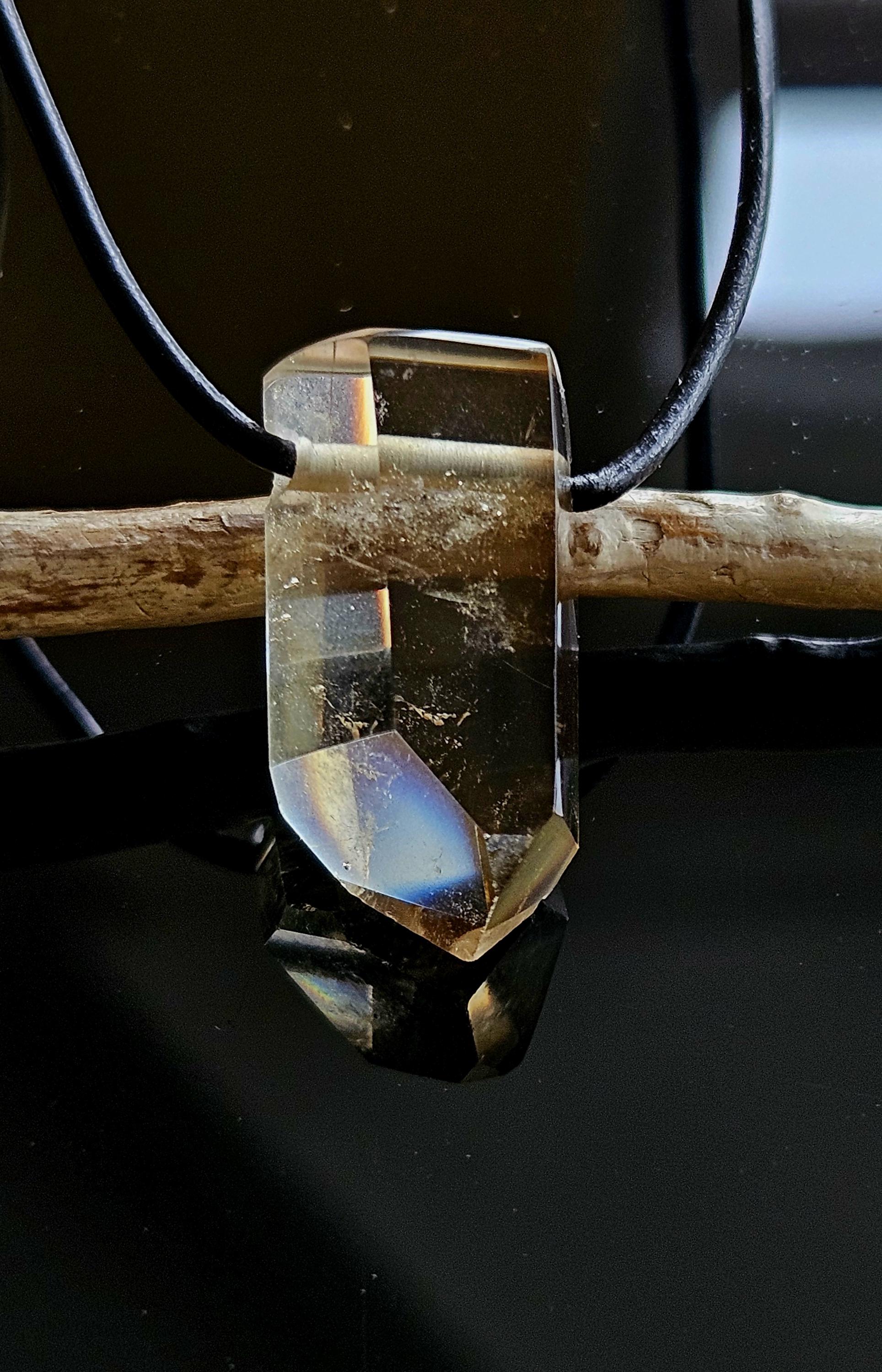 Citrin Kristall unbehandelt ungebrannt Citrin Spitze, 28 x 15 x 10 mm, gebohrt, an verstellbarem Lederband