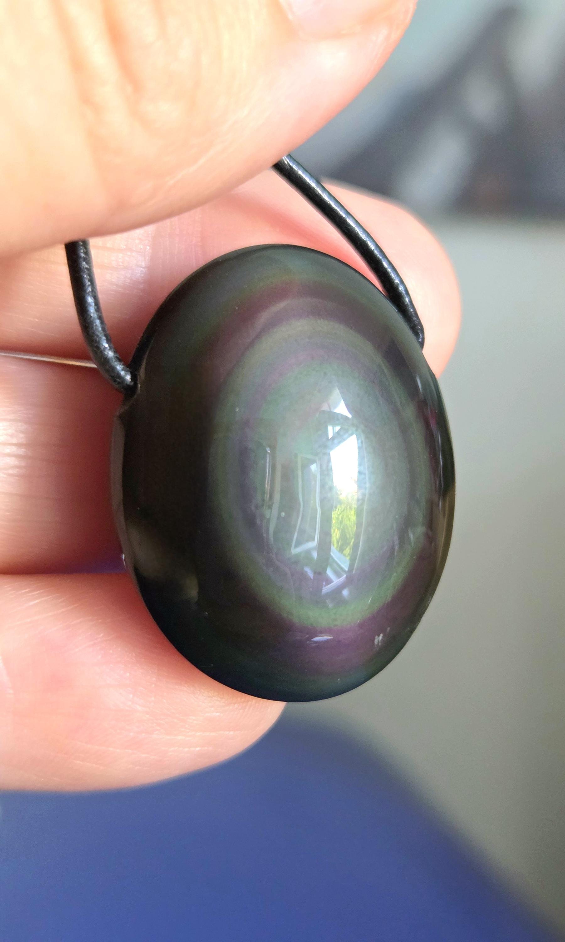 Beidseitiger Regenbogenobsidian Regenbogen Obsidian Himmelsauge 30 x 25 x 14 mm, Anhänger, gebohrt, an verstellbarem Lederband
