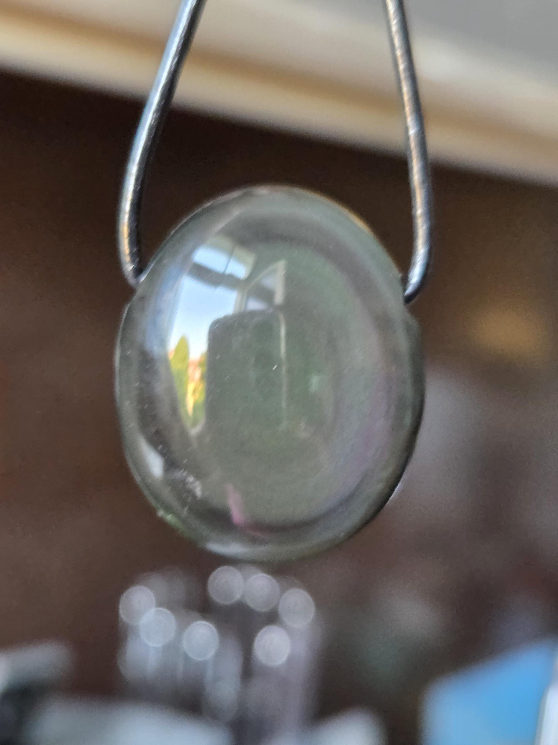 Beidseitiger Regenbogenobsidian Regenbogen Obsidian Himmelsauge 30 x 25 x 14 mm, Anhänger, gebohrt, an verstellbarem Lederband