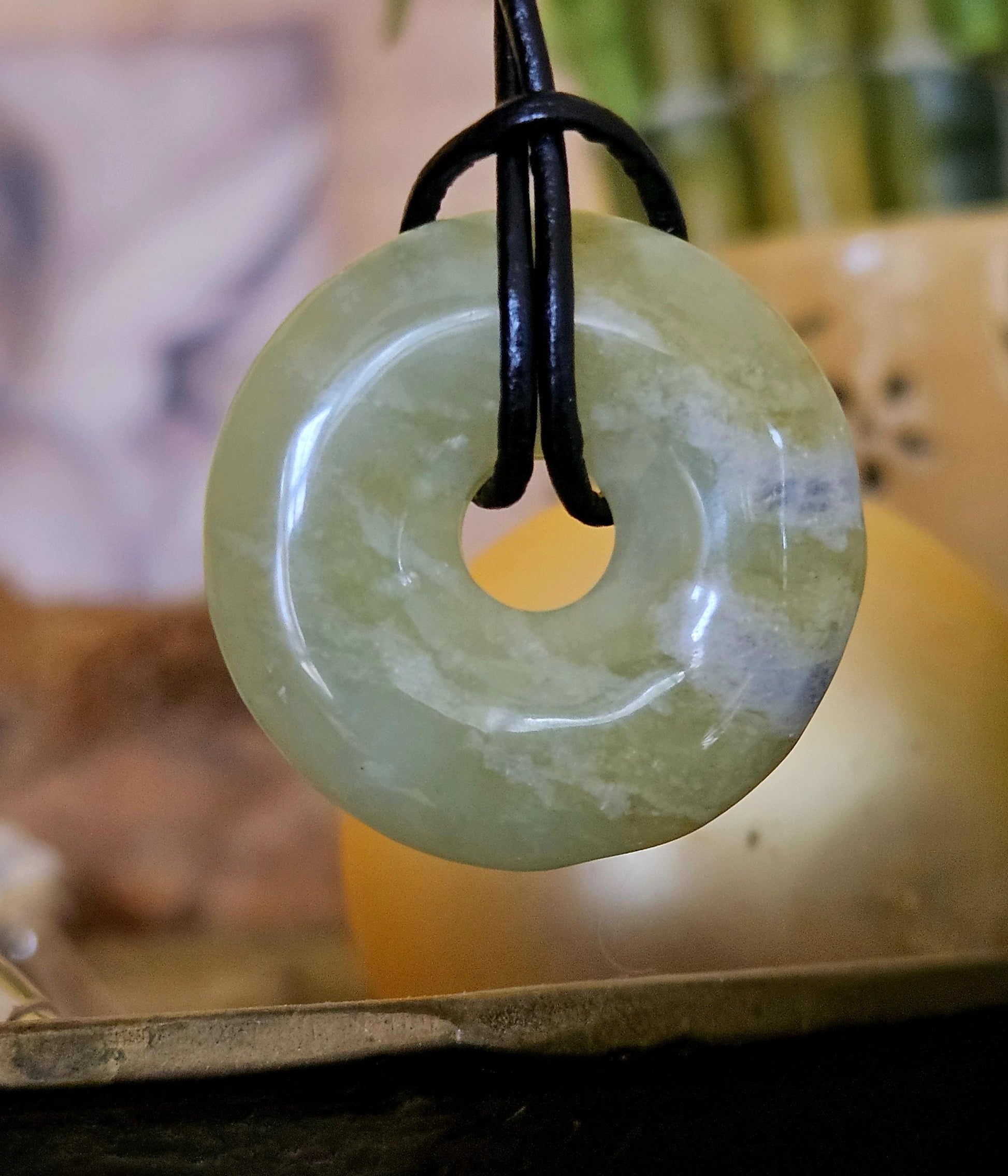 Echte Jade Burma Jade China Jade, Anhänger, Donut, 30 x 5 mm, an verstellbarem Lederband