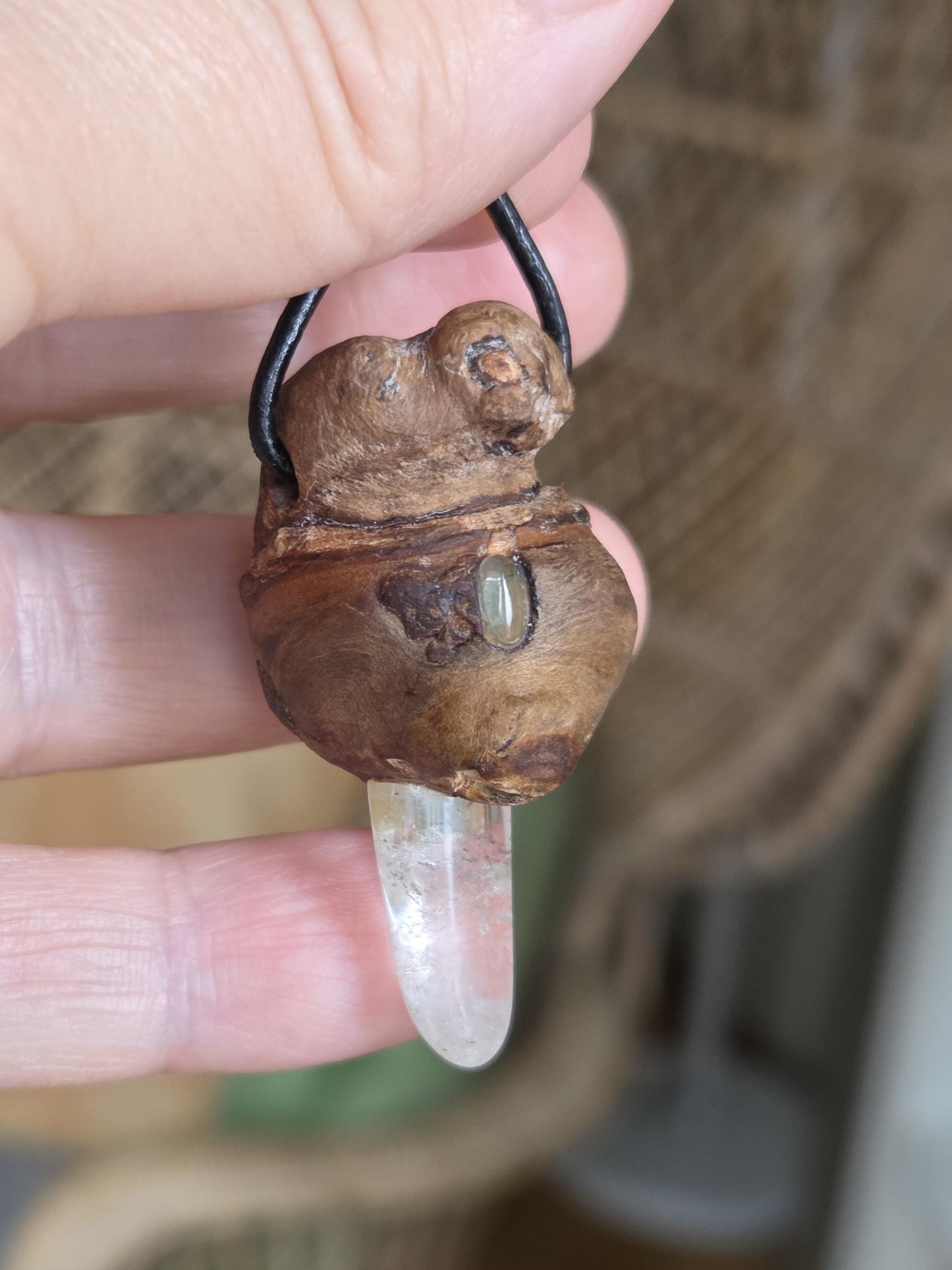 Baumperlen Anhänger der Buche mit Bergkristall und Citrin , Holz mit Anhänger mit Edelstein, 48 x 25 x 25 mm, an Lederband