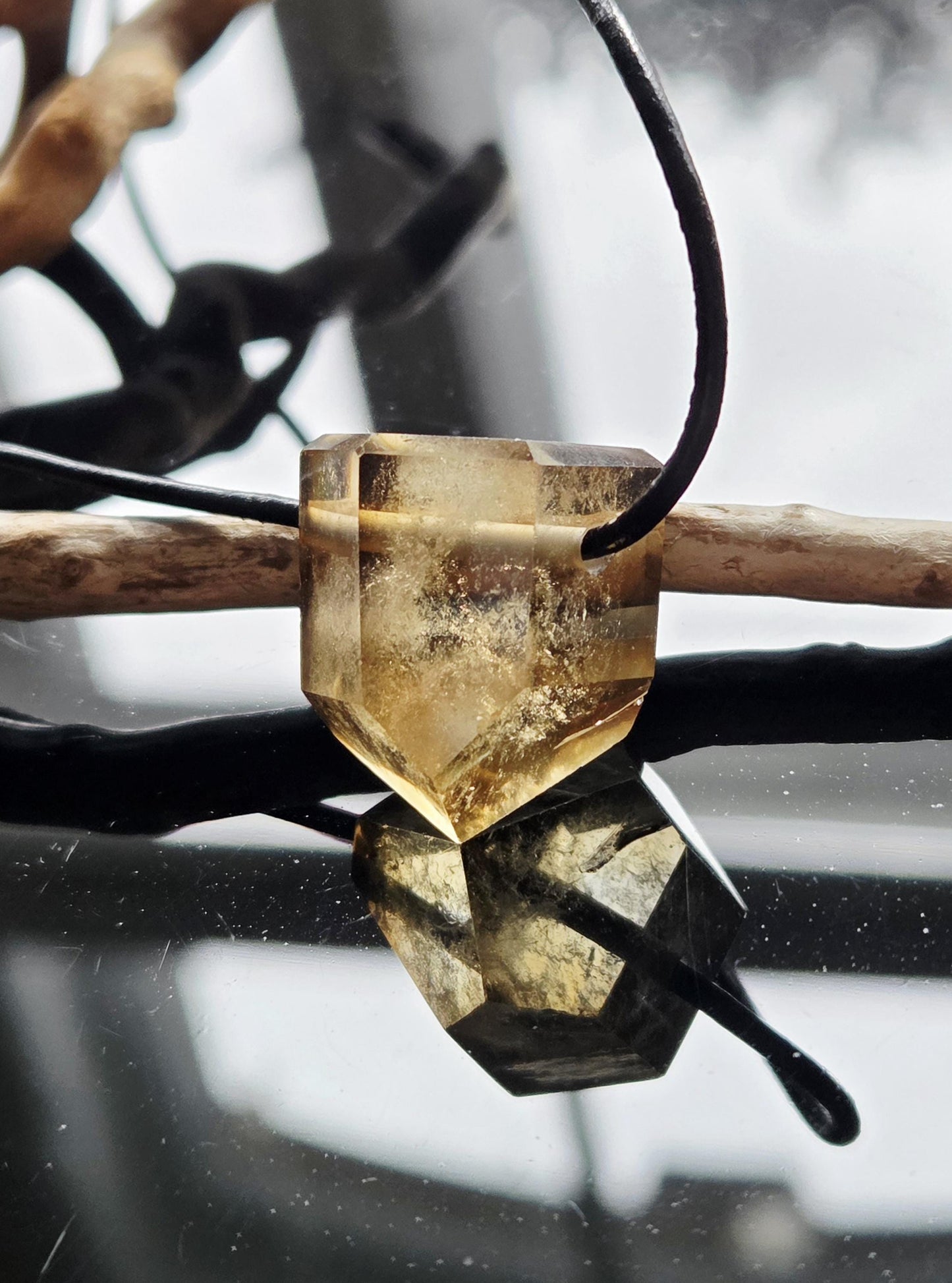 Citrin Kristall unbehandelt ungebrannt Citrin Spitze Anhänger, 21 x 17 x 20 mm, gebohrt an verstellbarem Lederband citrine untreated pendant