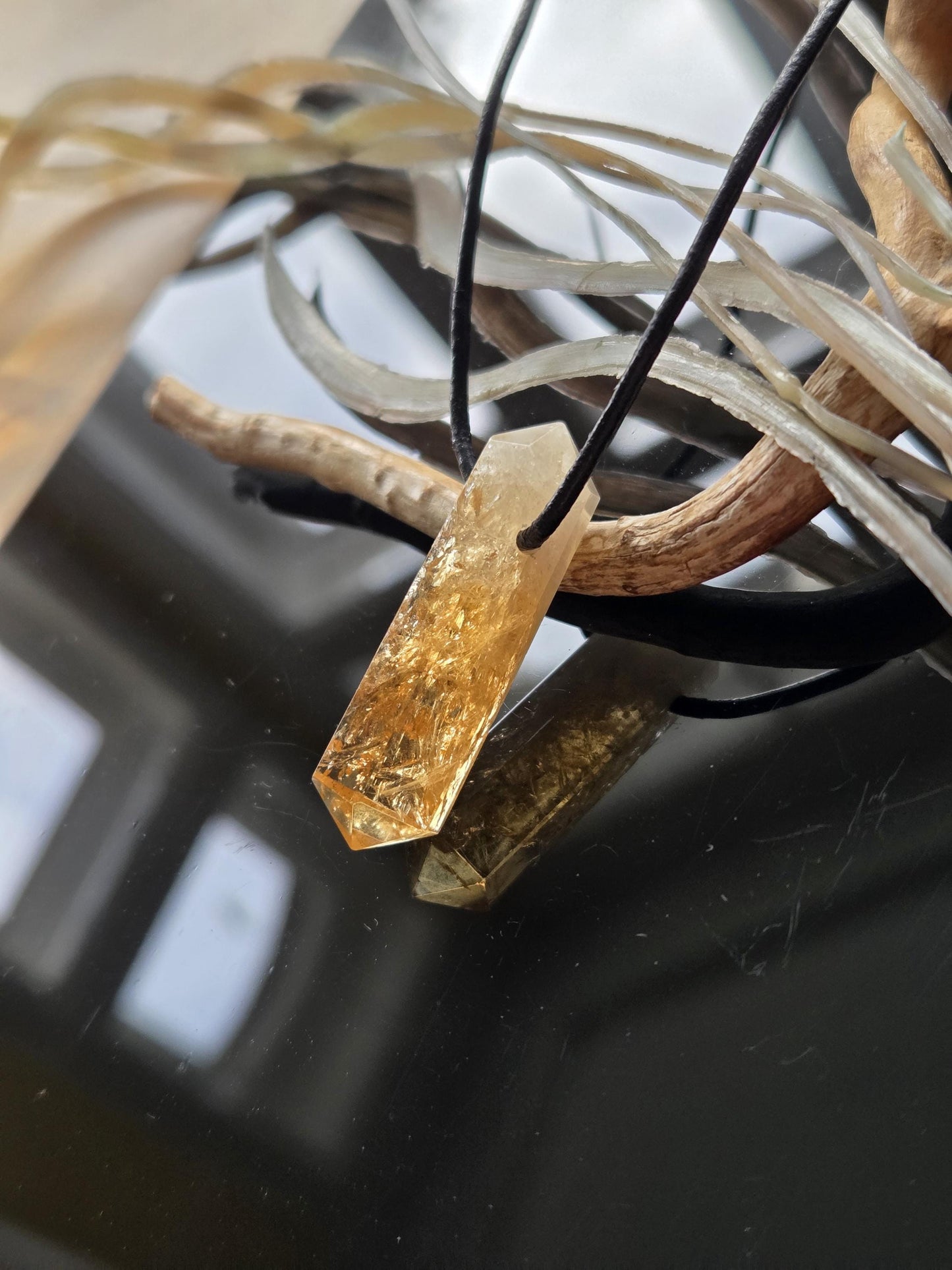 Citrin Kristall Spitze, Doppelender, golden healer, Anhänger, 40 x 11 x 12 mm, gebohrt, an verstellbarem Lederband