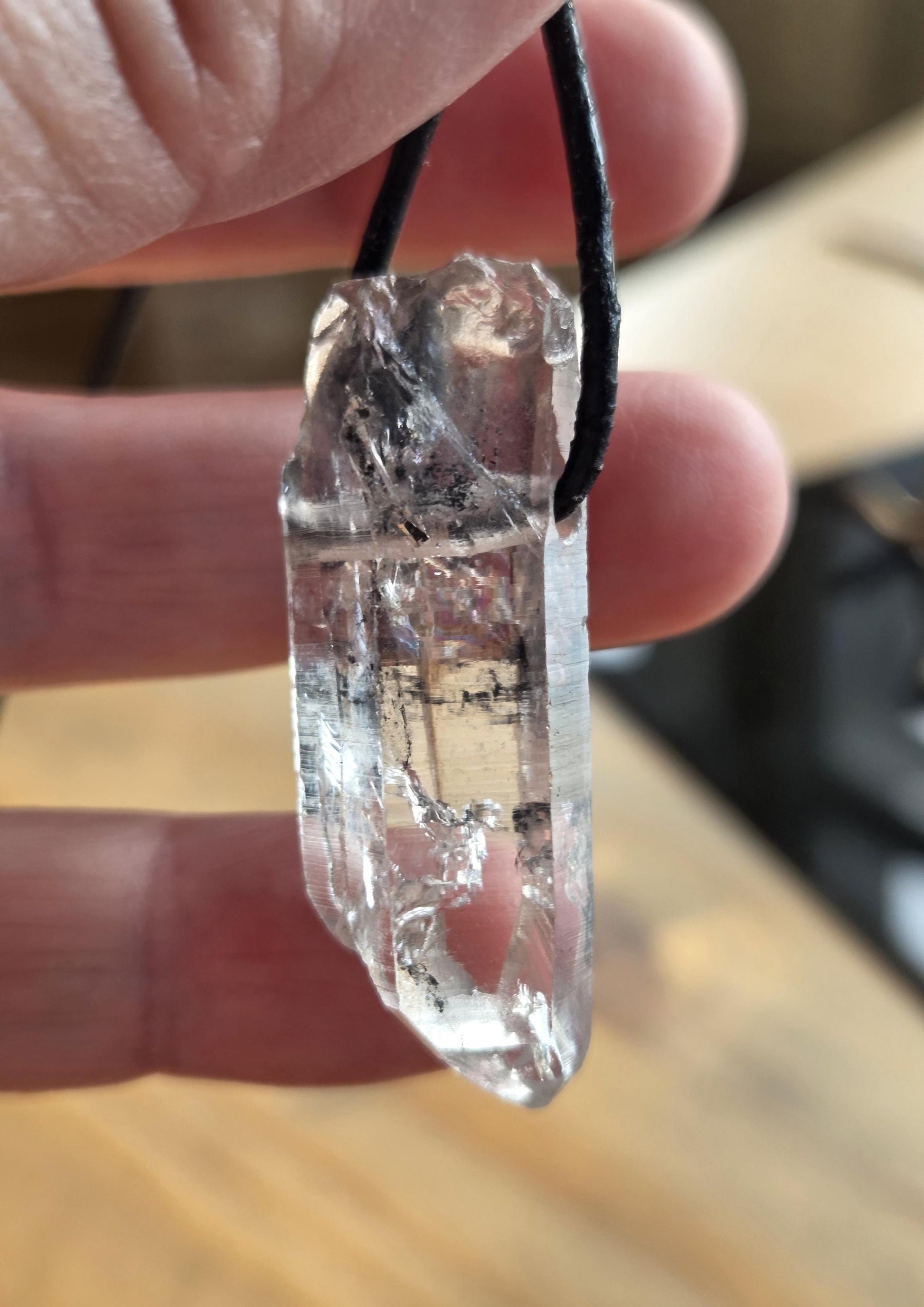 Magischer Lemurian Quarz Kristall Doppelender, Lemuria mit Yin Code, Kristallspitze Anhänger, gebohrt, mit tollem Innenleben Inclusen